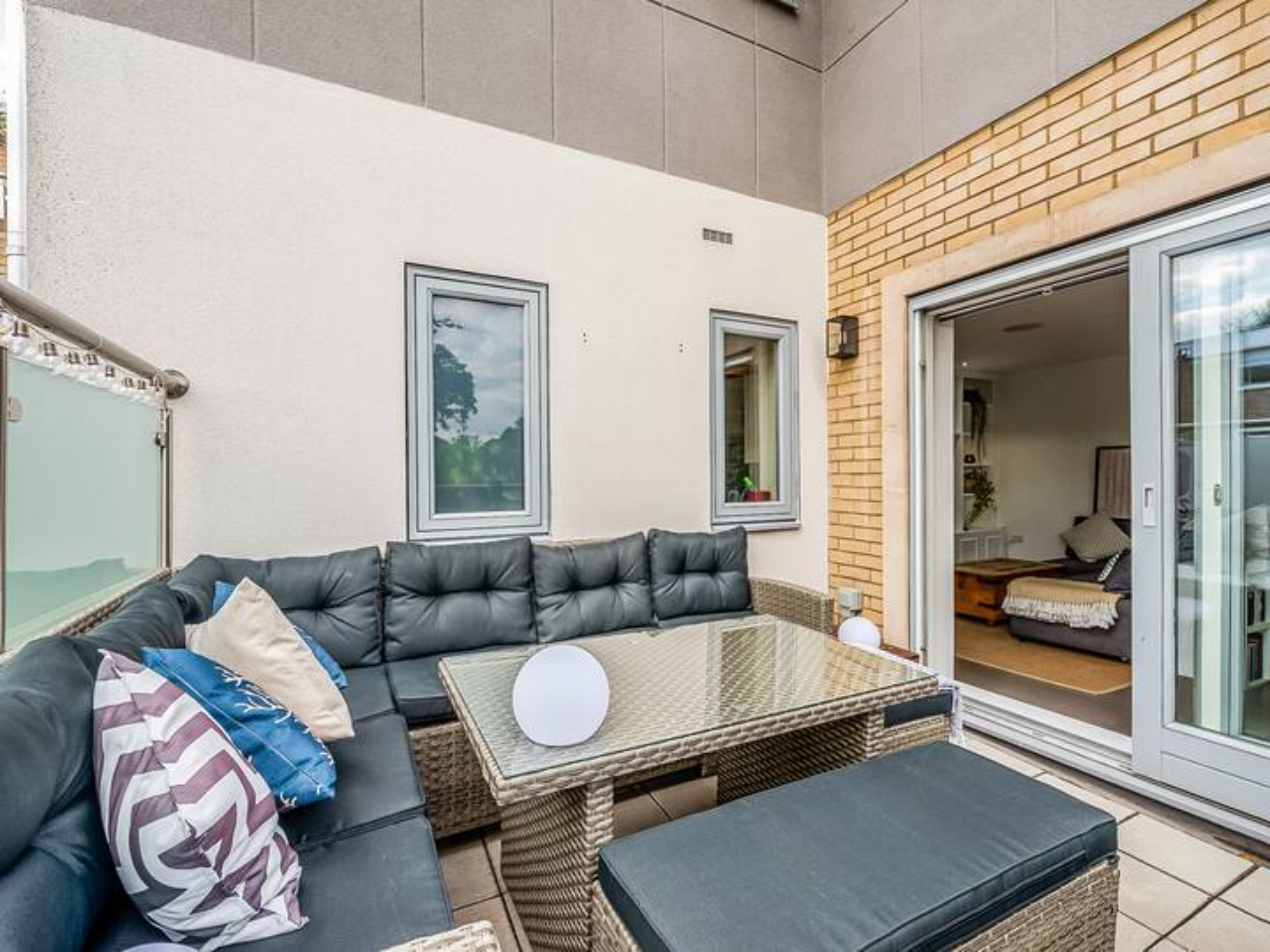 Modern Terrace Apartment in Putney - Pass the Keys in Flat 11, 403 Upper Richmond Road SW15 5QW - Property image 19 - VivreStays