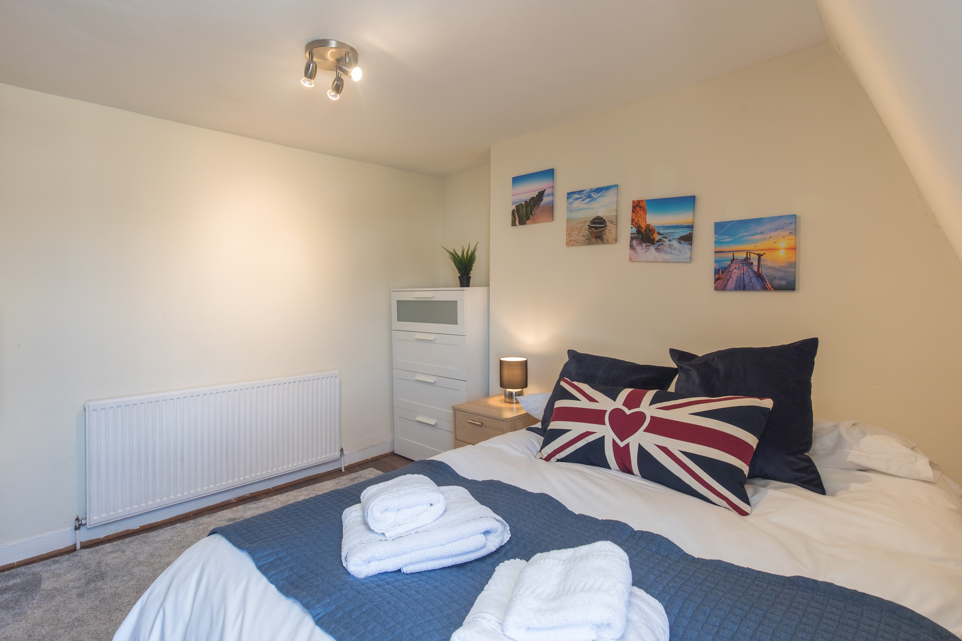 Comfy Apartment by Oval Station - Pass the Keys in Flat 3, 24 Clapham Rd, SW9 0JG SW9 0JG - Property image 2 - VivreStays