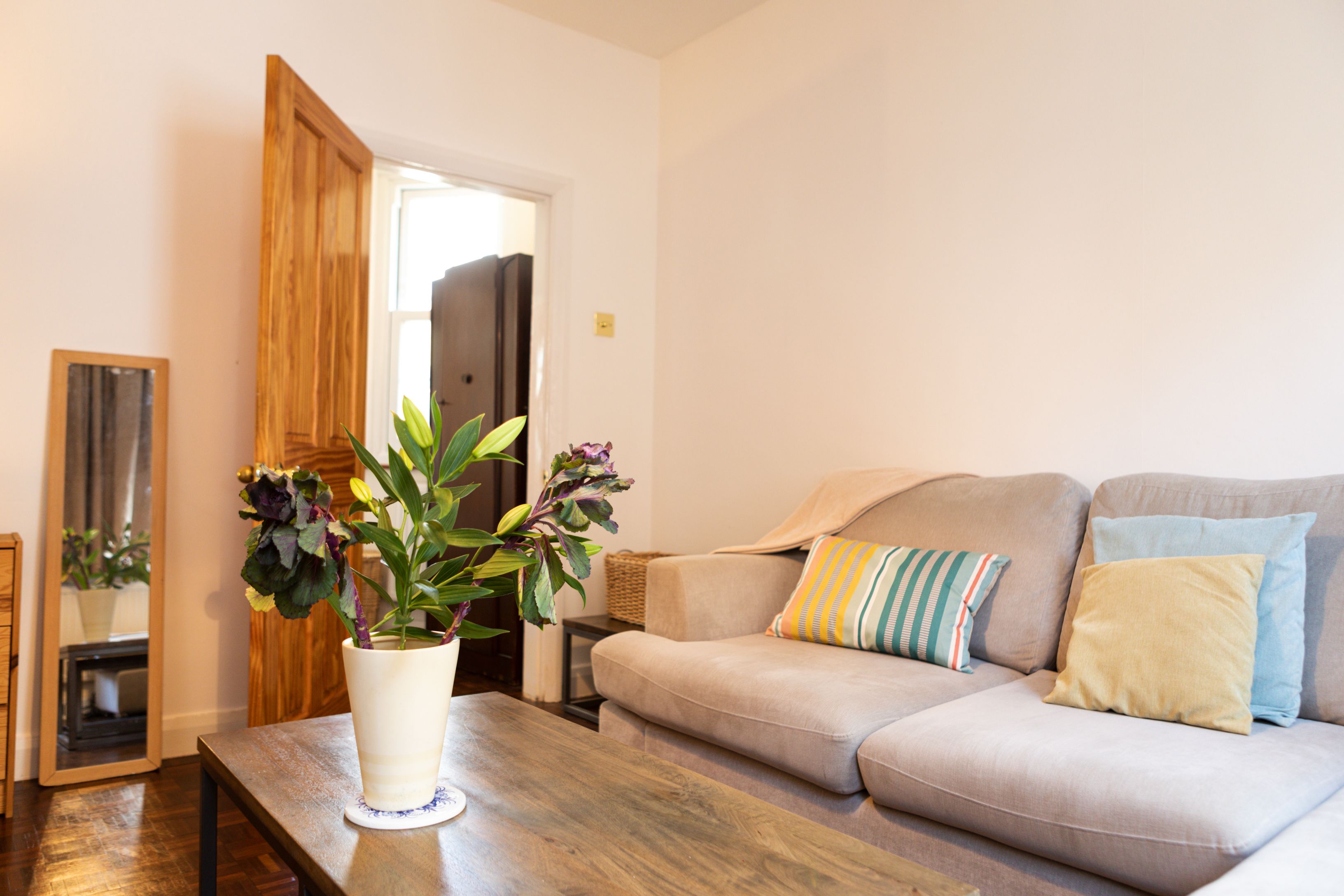 Hampstead 19th Century Village Cottage - Pass the Keys in 5 New End Square NW3 1LP - Property image 9 - VivreStays