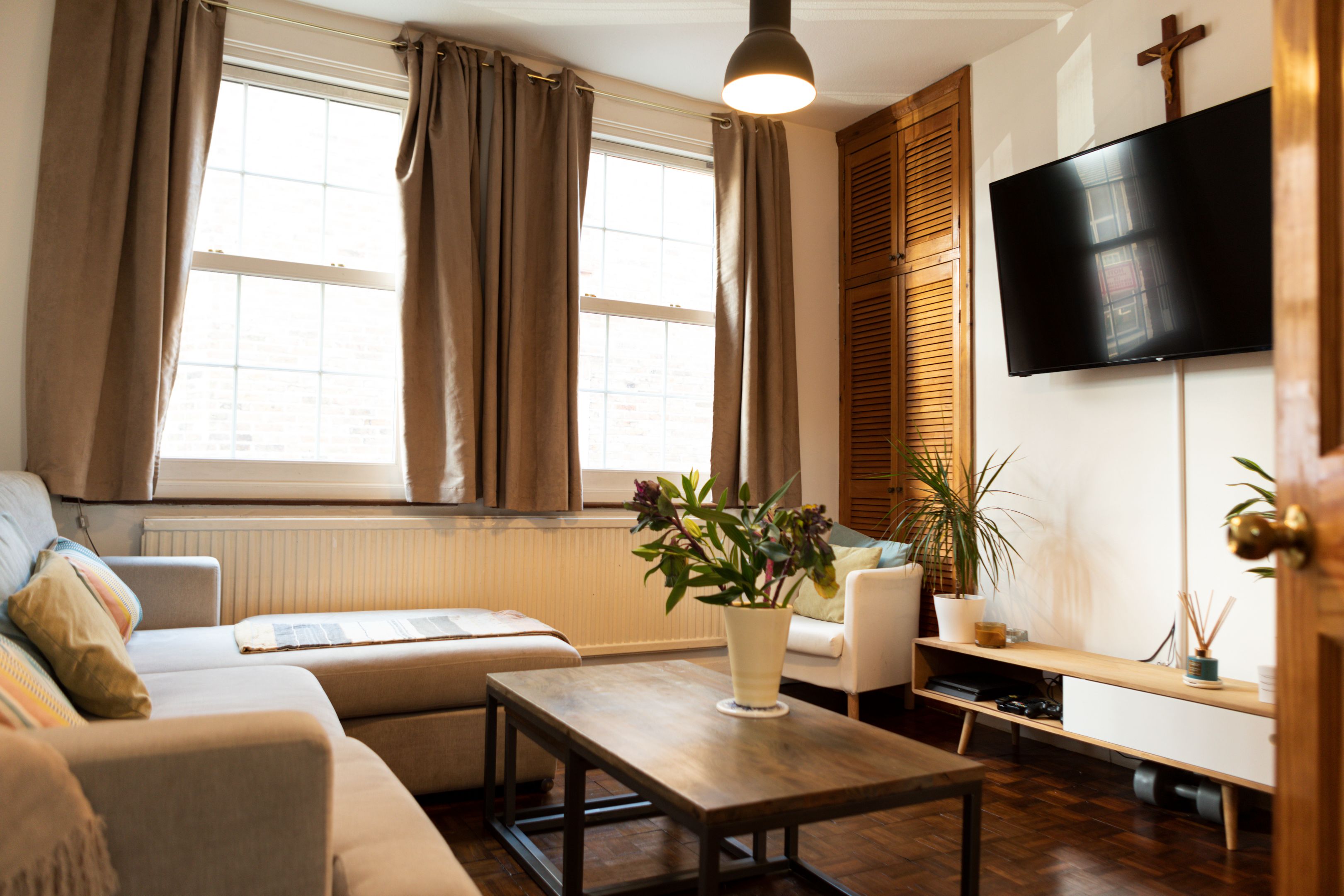 Hampstead 19th Century Village Cottage - Pass the Keys serviced apartment - London - VivreStays
