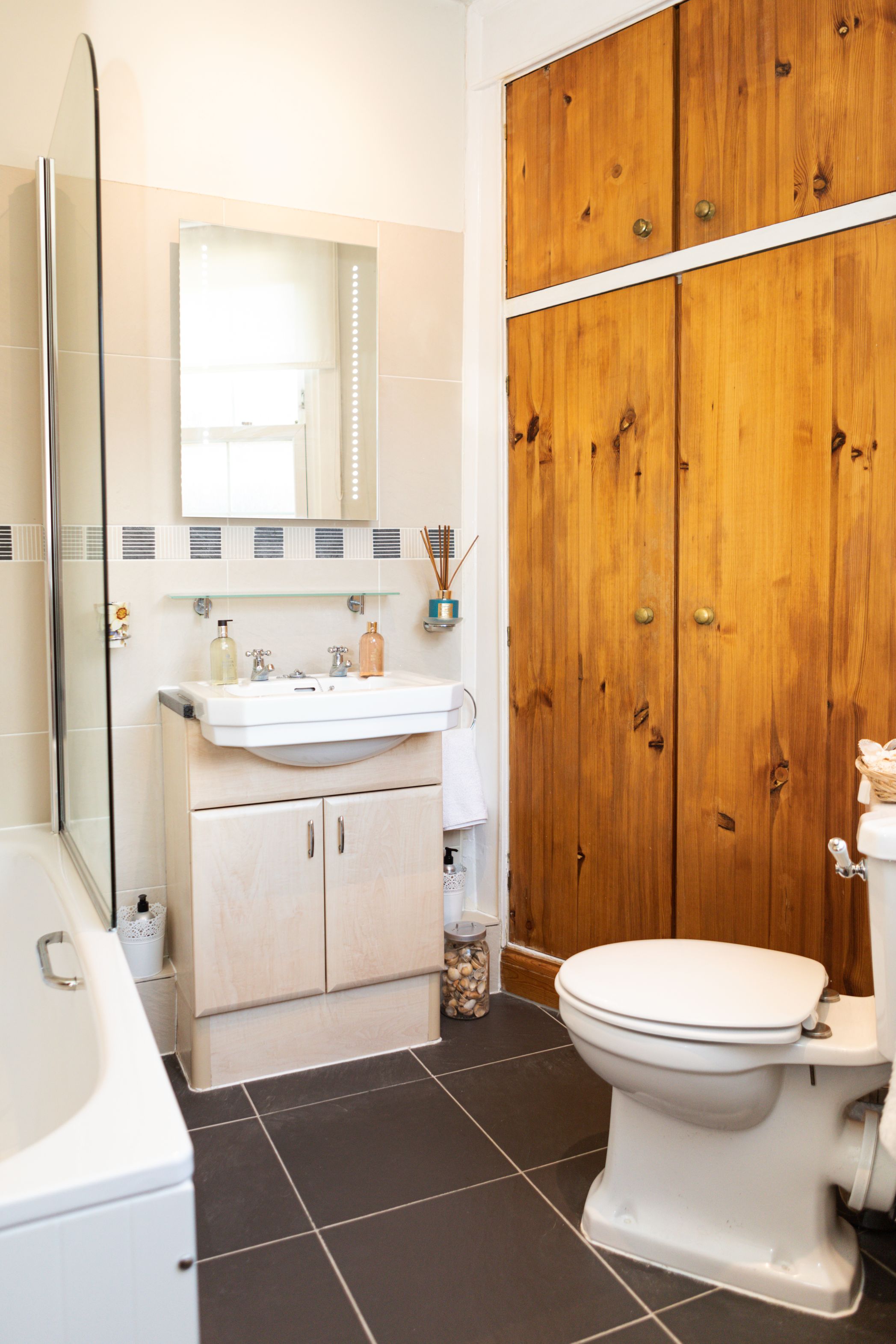 Hampstead 19th Century Village Cottage - Pass the Keys in 5 New End Square NW3 1LP - Property image 31 - VivreStays