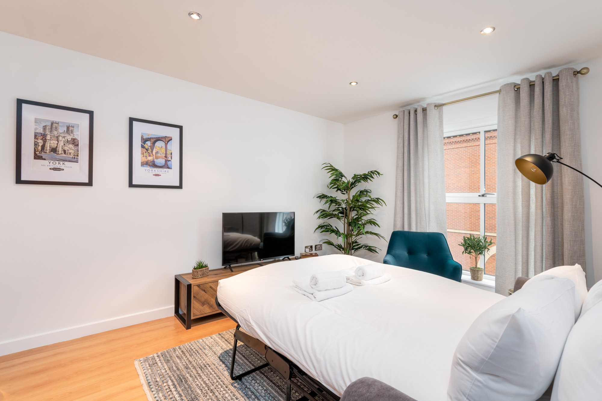 View Modern York Apartment in the Heart of the City - Pass The Keys in 9 Centurion Square, Skeldergate, York YO1 6DP YO1 6DP Modern York Apartment in the Heart of the City - Pass The Keys in 9 Centurion Square, Skeldergate, York YO1 6DP YO1 6DP - Property image 12 - VivreStays