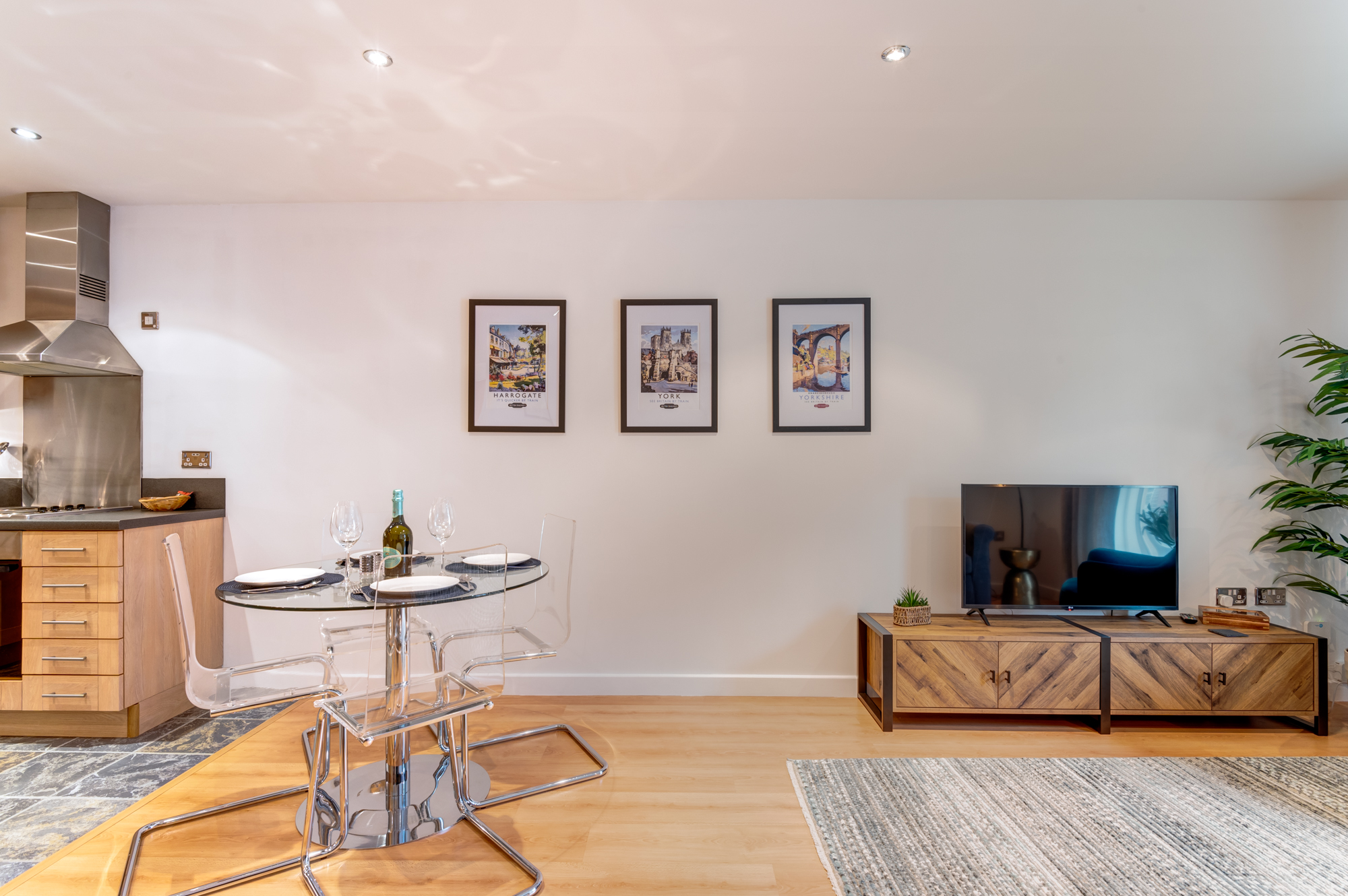 View Modern York Apartment in the Heart of the City - Pass The Keys in 9 Centurion Square, Skeldergate, York YO1 6DP YO1 6DP Modern York Apartment in the Heart of the City - Pass The Keys in 9 Centurion Square, Skeldergate, York YO1 6DP YO1 6DP - Property image 4 - VivreStays