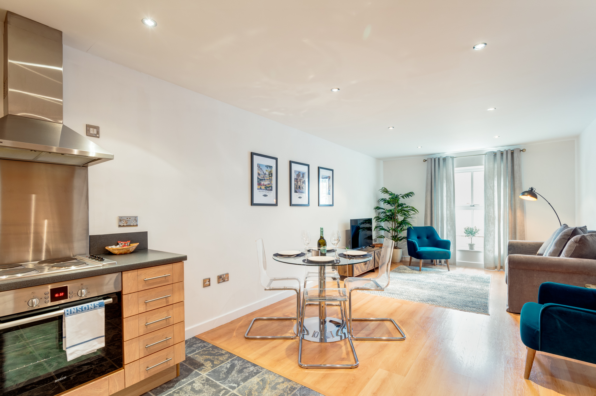 View Modern York Apartment in the Heart of the City - Pass The Keys in 9 Centurion Square, Skeldergate, York YO1 6DP YO1 6DP Modern York Apartment in the Heart of the City - Pass The Keys in 9 Centurion Square, Skeldergate, York YO1 6DP YO1 6DP - Property image 7 - VivreStays