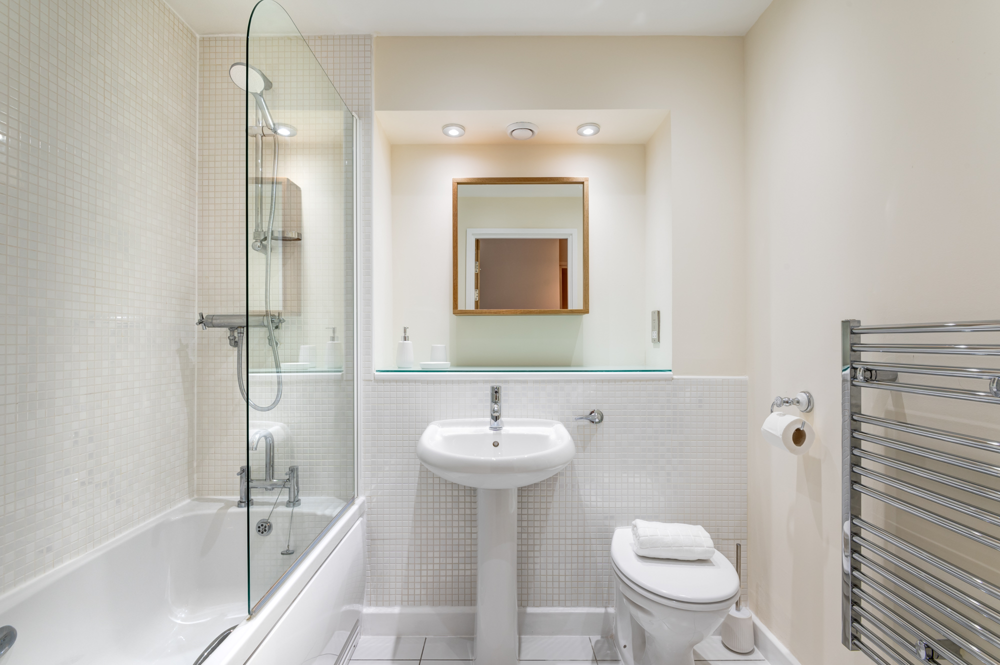 View Modern York Apartment in the Heart of the City - Pass The Keys in 9 Centurion Square, Skeldergate, York YO1 6DP YO1 6DP Modern York Apartment in the Heart of the City - Pass The Keys in 9 Centurion Square, Skeldergate, York YO1 6DP YO1 6DP - Property image 15 - VivreStays