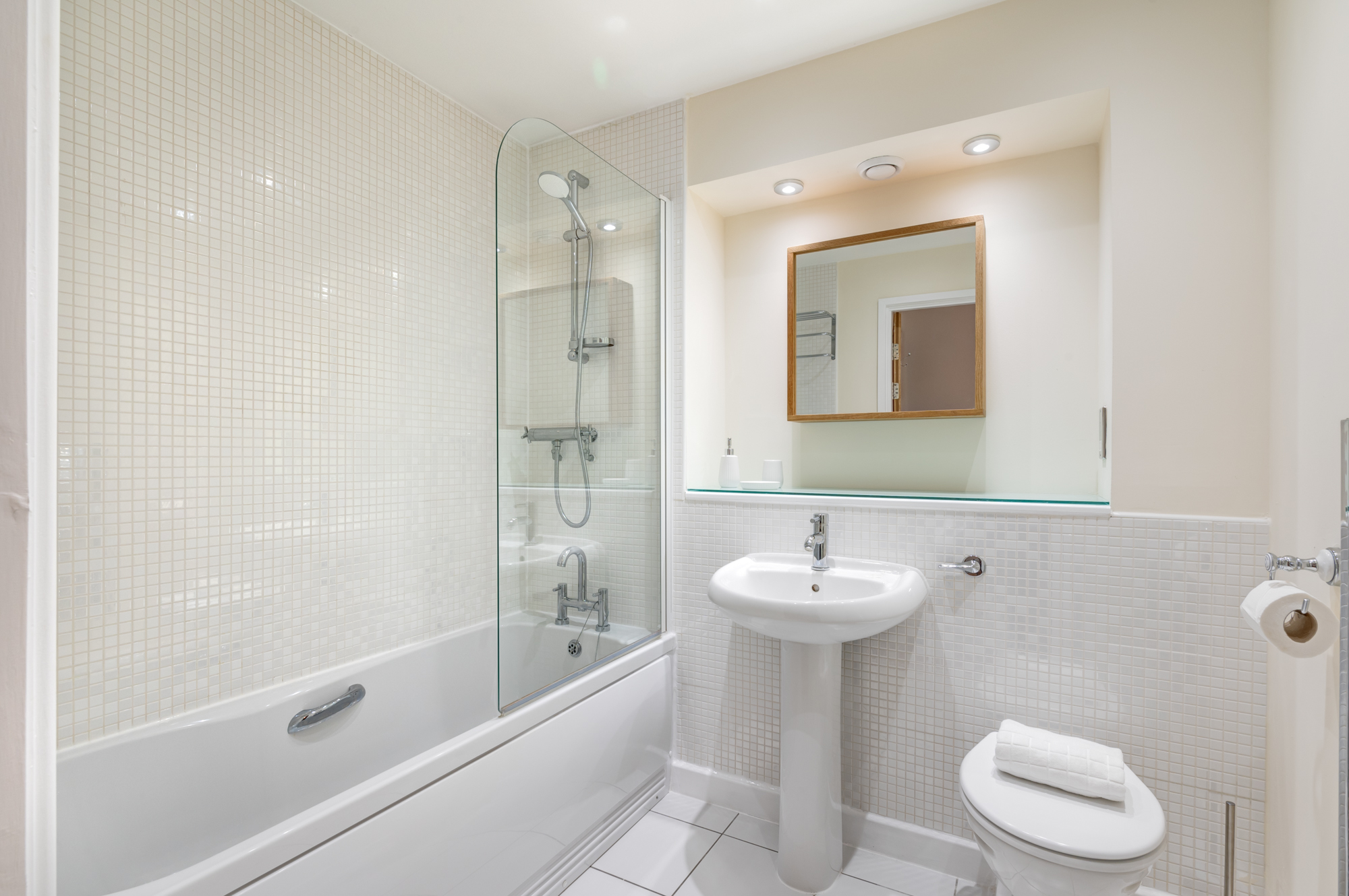 View Modern York Apartment in the Heart of the City - Pass The Keys in 9 Centurion Square, Skeldergate, York YO1 6DP YO1 6DP Modern York Apartment in the Heart of the City - Pass The Keys in 9 Centurion Square, Skeldergate, York YO1 6DP YO1 6DP - Property image 14 - VivreStays