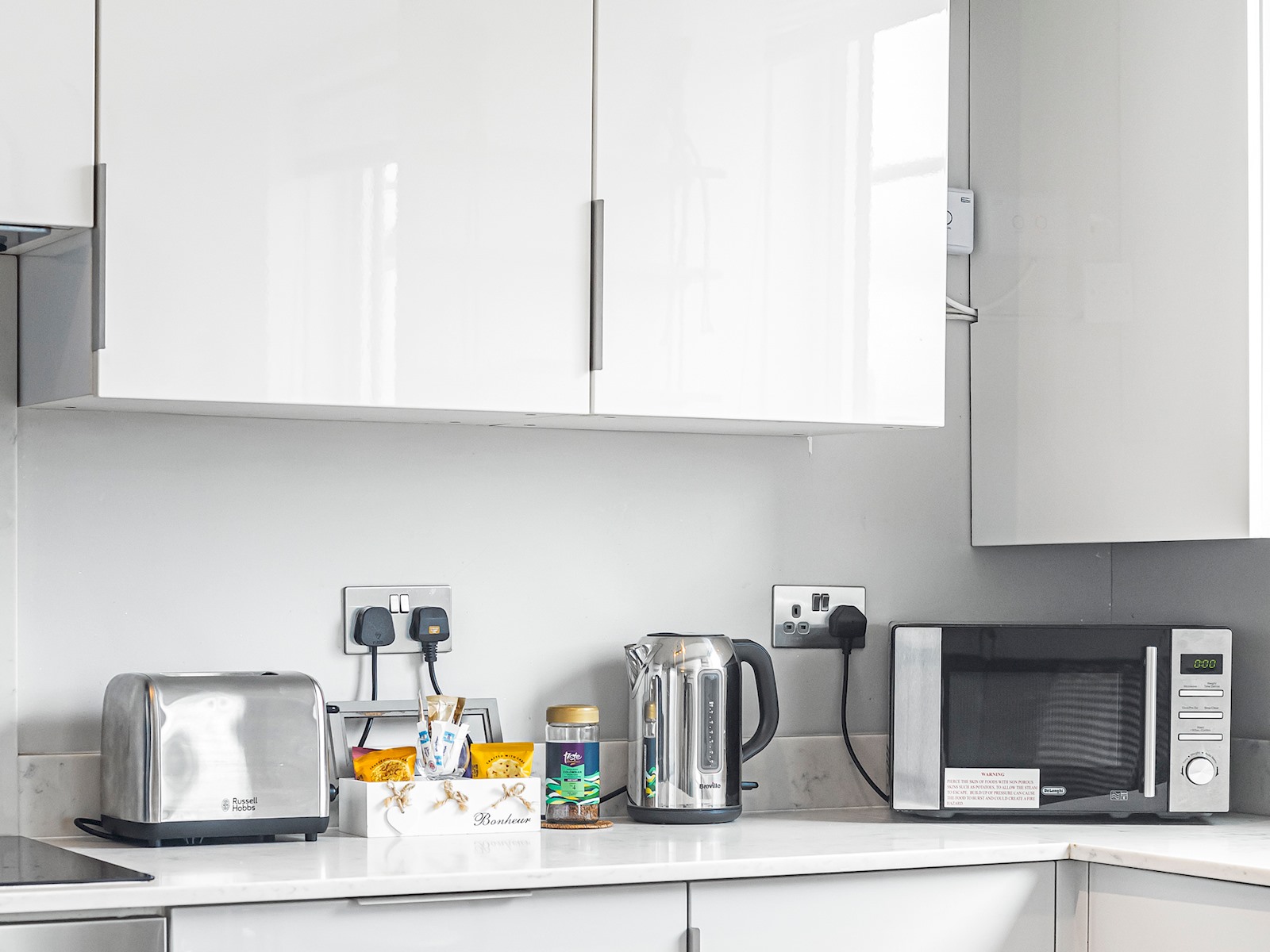 View Modern 1 bedroom Apartment with views on West London - Pass the Keys in Flat 52 Verulam House, Hammersmith Grove London W60NW W6 0NW Modern 1 bedroom Apartment with views on West London - Pass the Keys in Flat 52 Verulam House, Hammersmith Grove London W60NW W6 0NW - Property image 5 - VivreStays
