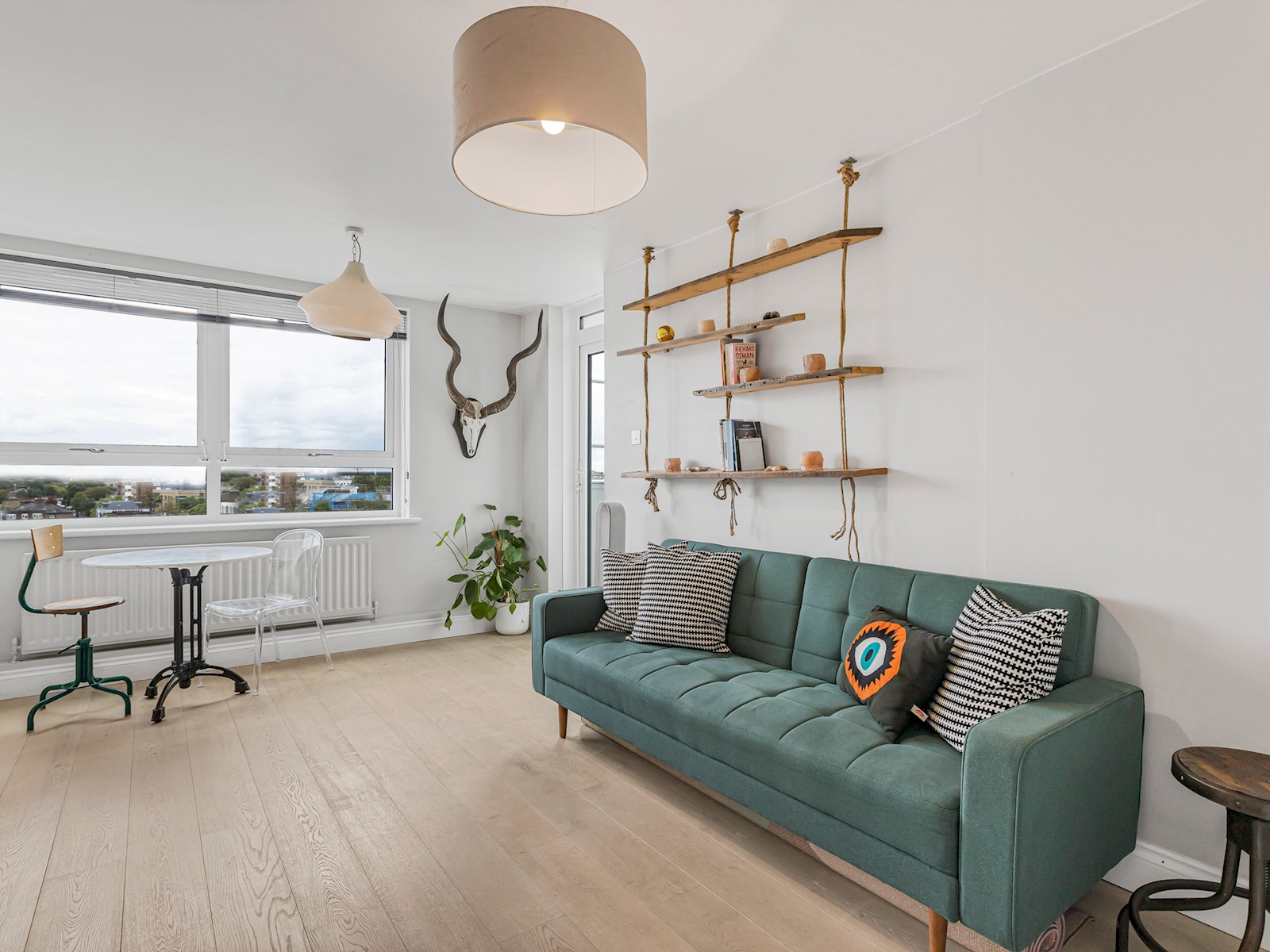 Modern 1 bedroom Apartment with views on West London - Pass the Keys serviced apartment - London - VivreStays