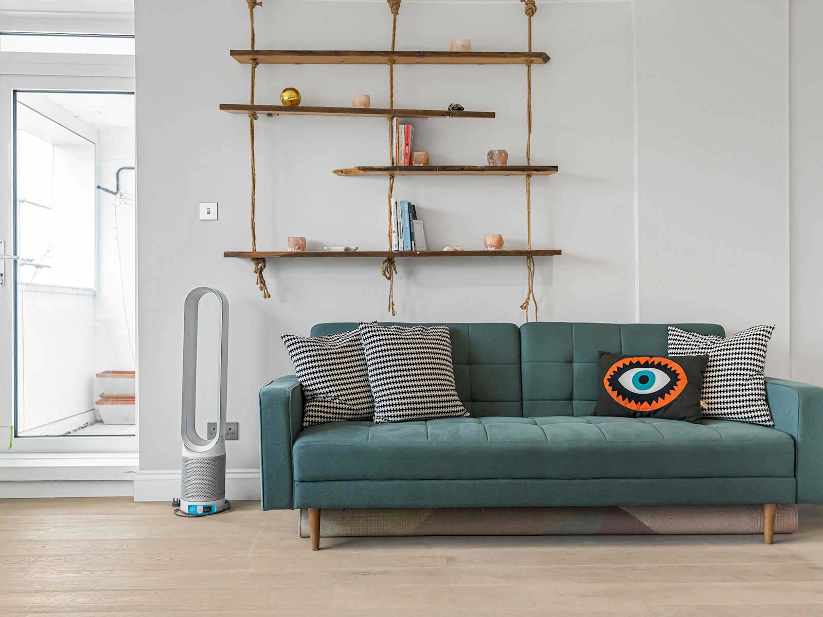 View Modern 1 bedroom Apartment with views on West London - Pass the Keys in Flat 52 Verulam House, Hammersmith Grove London W60NW W6 0NW Modern 1 bedroom Apartment with views on West London - Pass the Keys in Flat 52 Verulam House, Hammersmith Grove London W60NW W6 0NW - Property image 20 - VivreStays