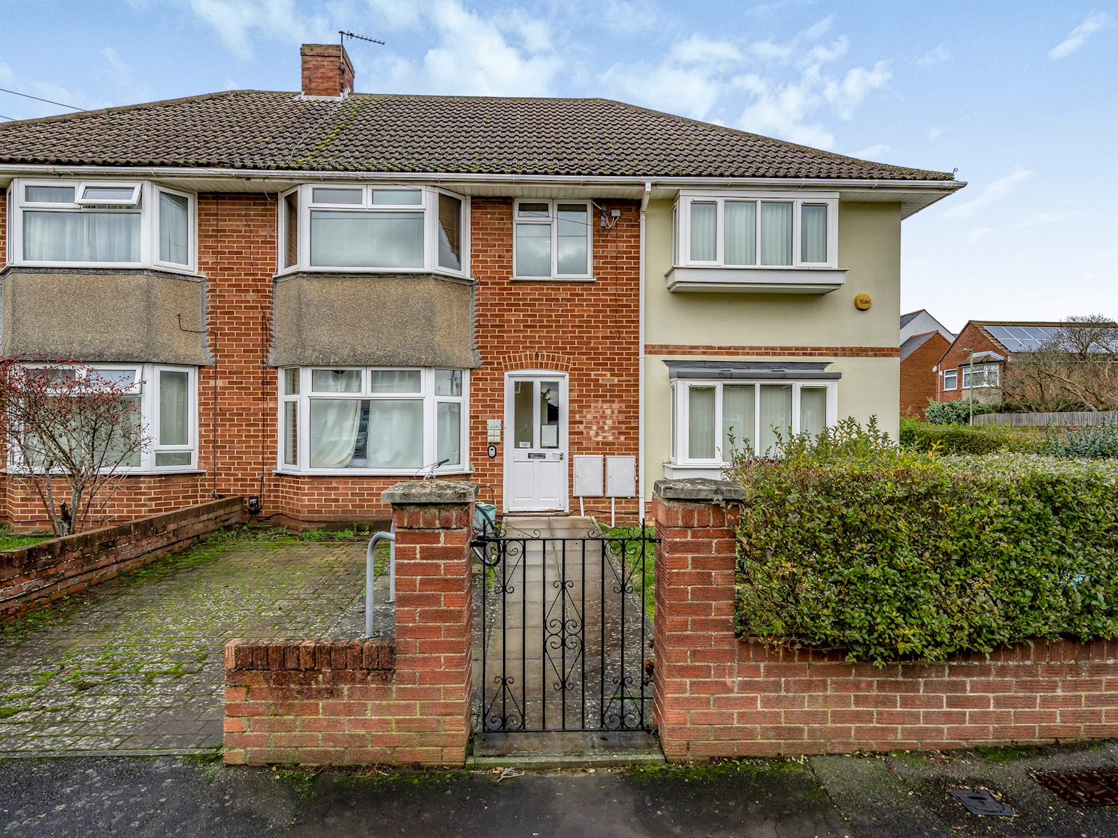 Stylish 2BR Apartment Parking x 2  Oxford - Pass the Keys in 64C St. Leonards Rd, Headington, Oxford, OX3 8AB OX3 8AB - Property image 2 - VivreStays
