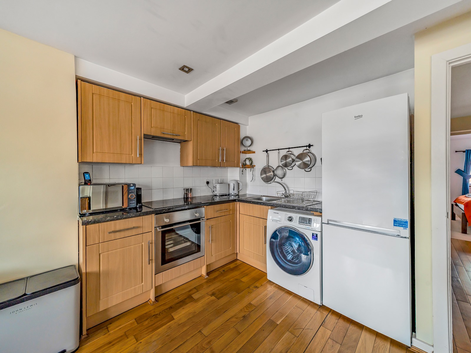 Stylish 2BR Apartment Parking x 2  Oxford - Pass the Keys in 64C St. Leonards Rd, Headington, Oxford, OX3 8AB OX3 8AB - Property image 5 - VivreStays