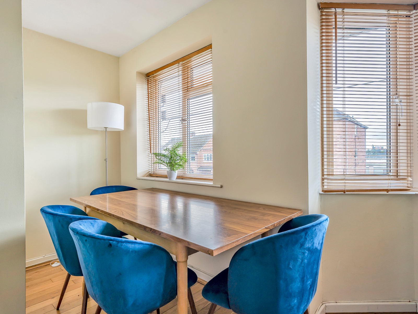 Stylish 2BR Apartment Parking x 2  Oxford - Pass the Keys in 64C St. Leonards Rd, Headington, Oxford, OX3 8AB OX3 8AB - Property image 14 - VivreStays
