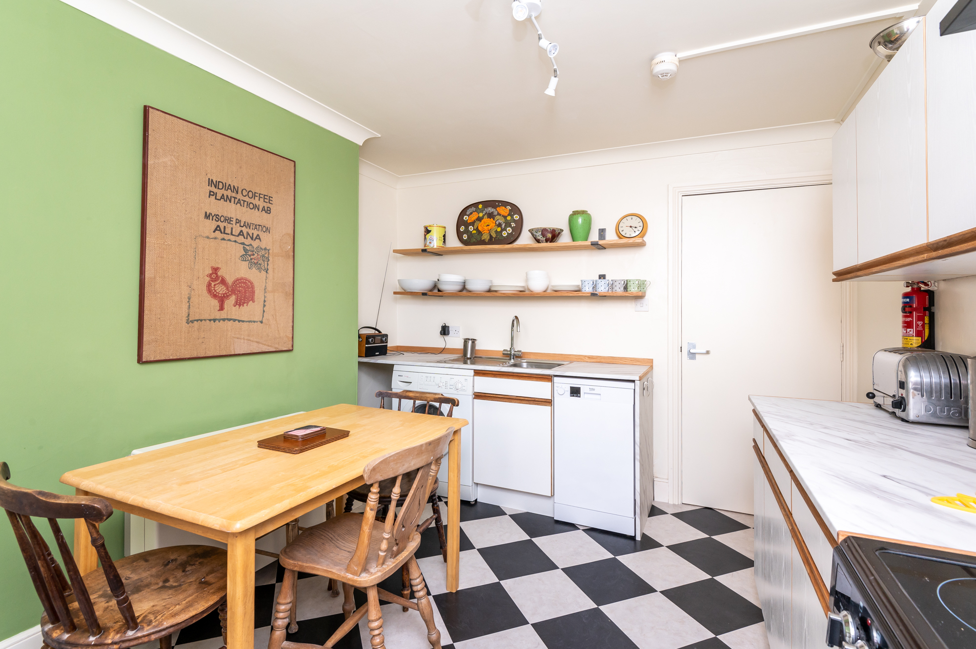 Flat 2, Peter Lane · Cosy 1-Bed Flat in the Heart of York City Centre - Pass the Keys in Flat 2, 1 Peter Lane, York YO1 8SU YO1 8SU - Property image 6 - VivreStays