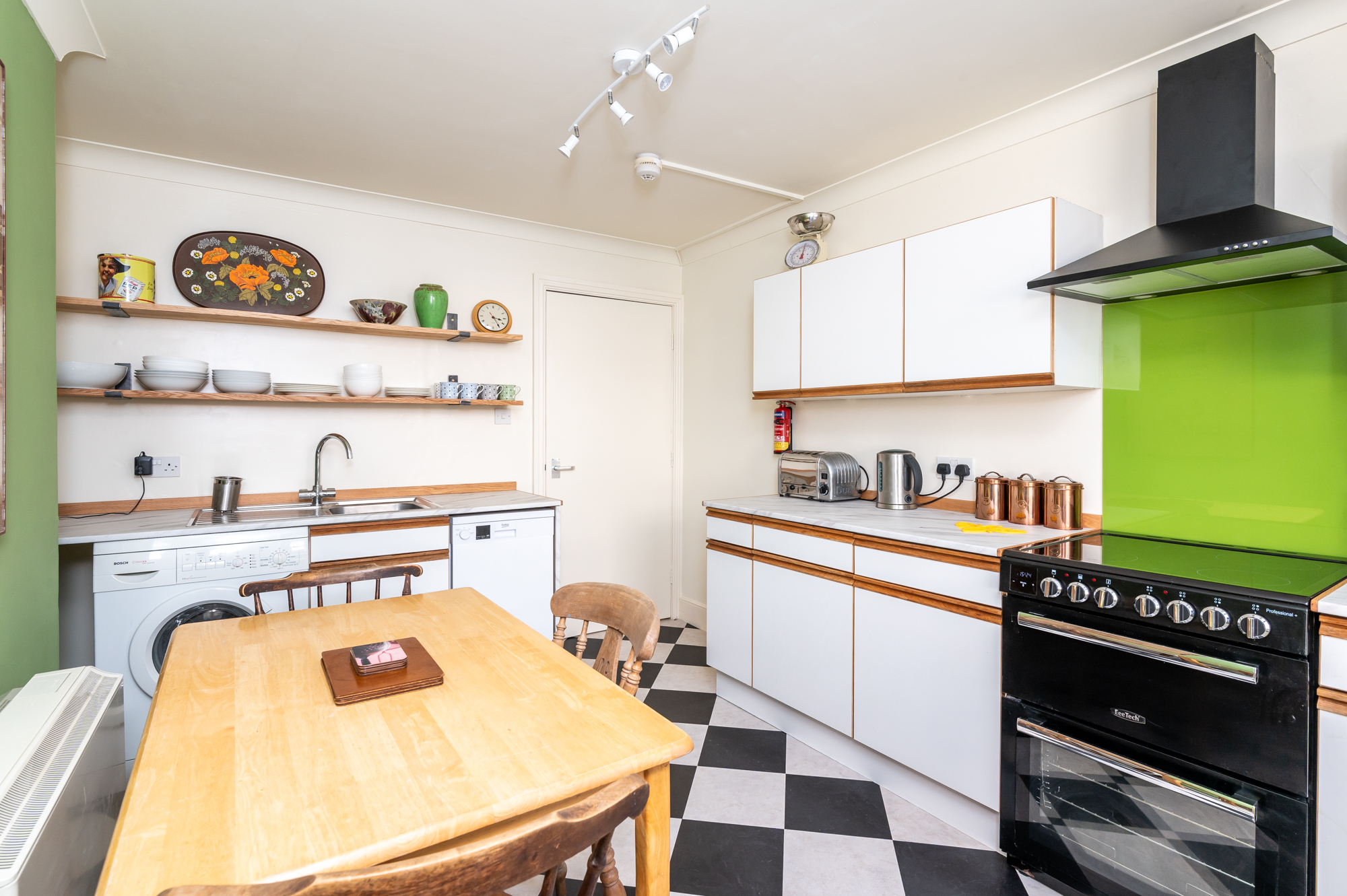 Flat 2, Peter Lane · Cosy 1-Bed Flat in the Heart of York City Centre - Pass the Keys in Flat 2, 1 Peter Lane, York YO1 8SU YO1 8SU - Property image 9 - VivreStays