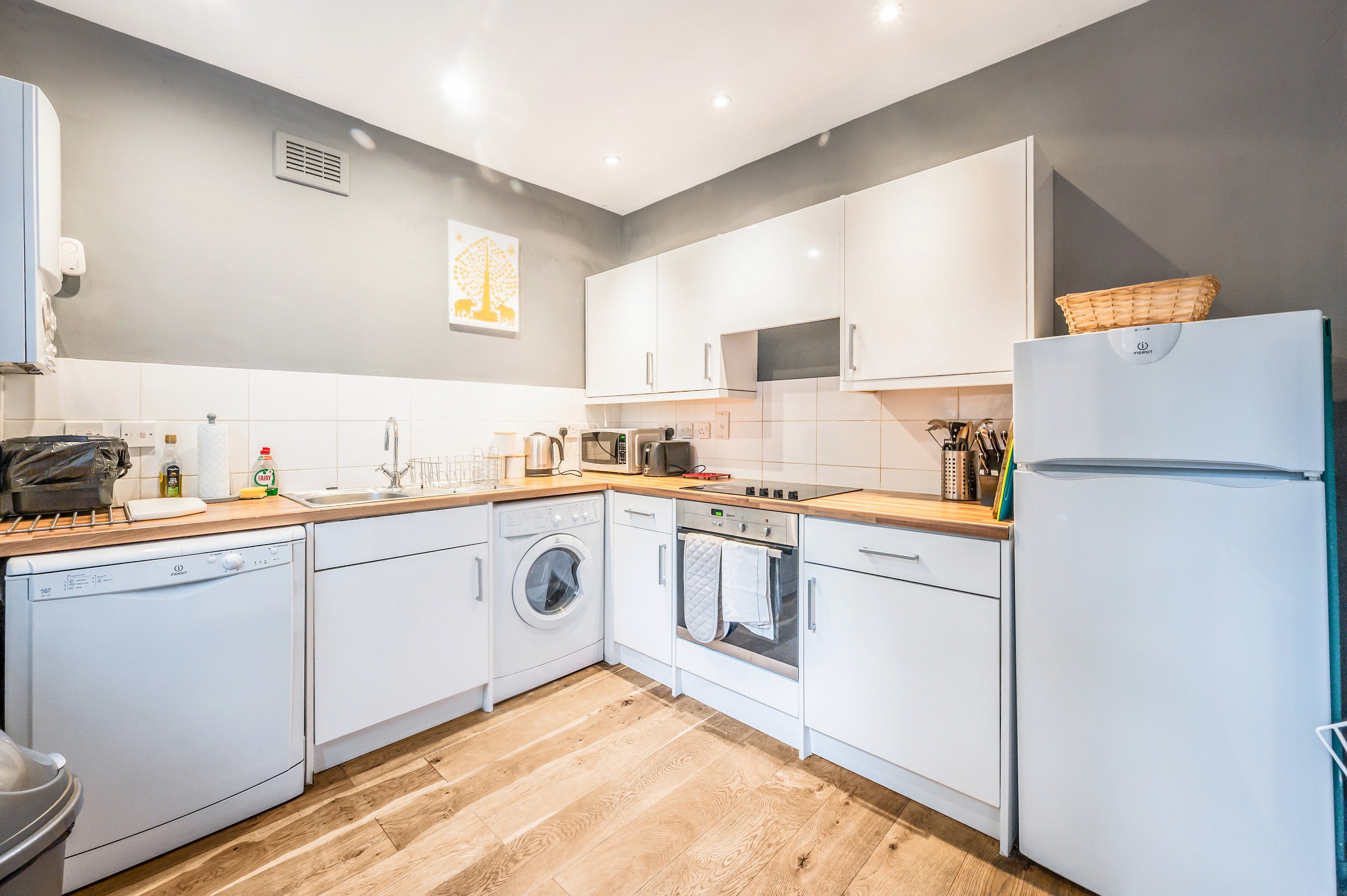 Cozy, cute flat in Notting Hill - Pass the Keys in Flat 2, 17 Ladbroke Crescent, W11 1PS W11 1PS - Property image 3 - VivreStays