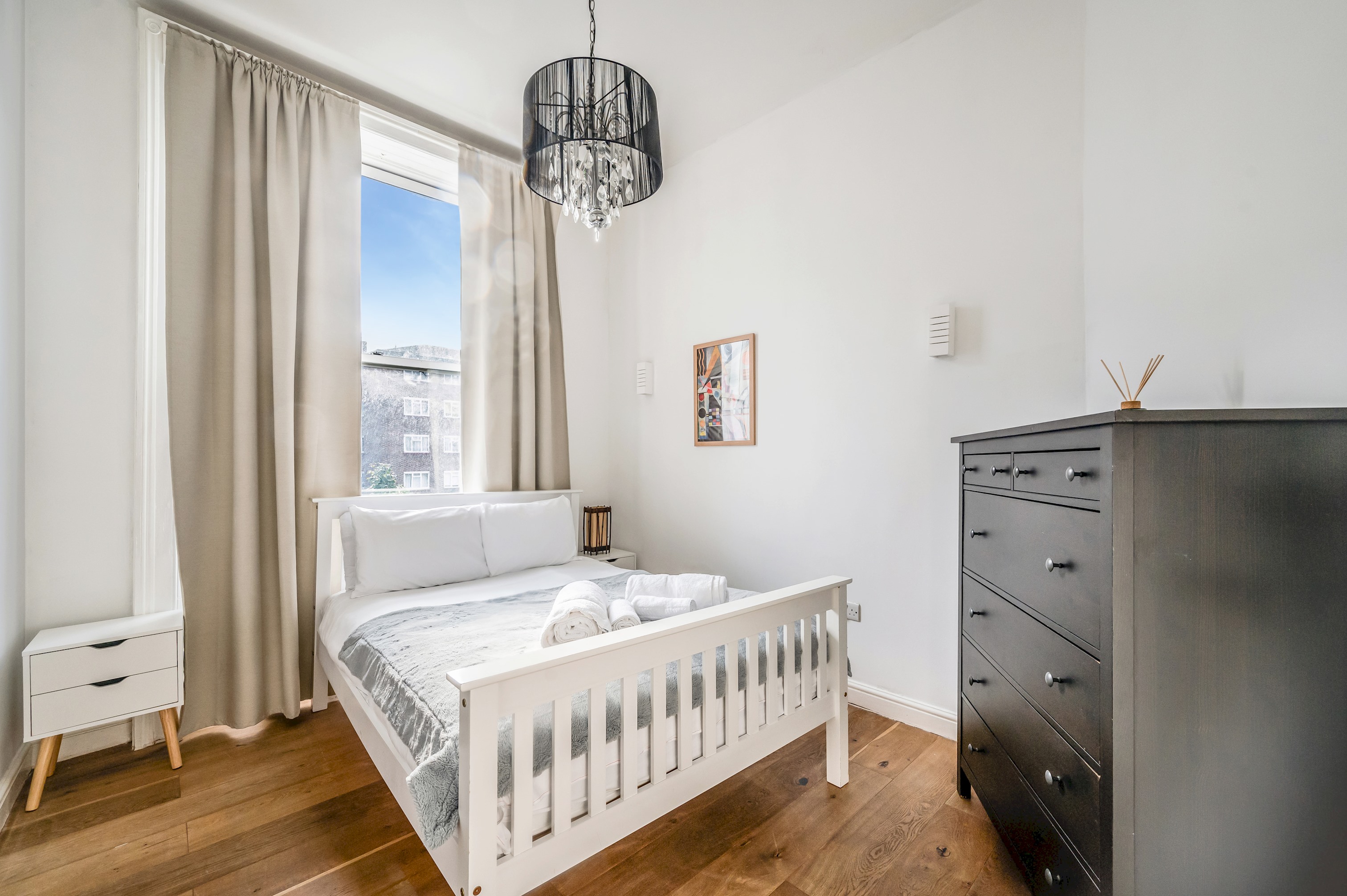 Cozy, cute flat in Notting Hill - Pass the Keys in Flat 2, 17 Ladbroke Crescent, W11 1PS W11 1PS - Property image 5 - VivreStays