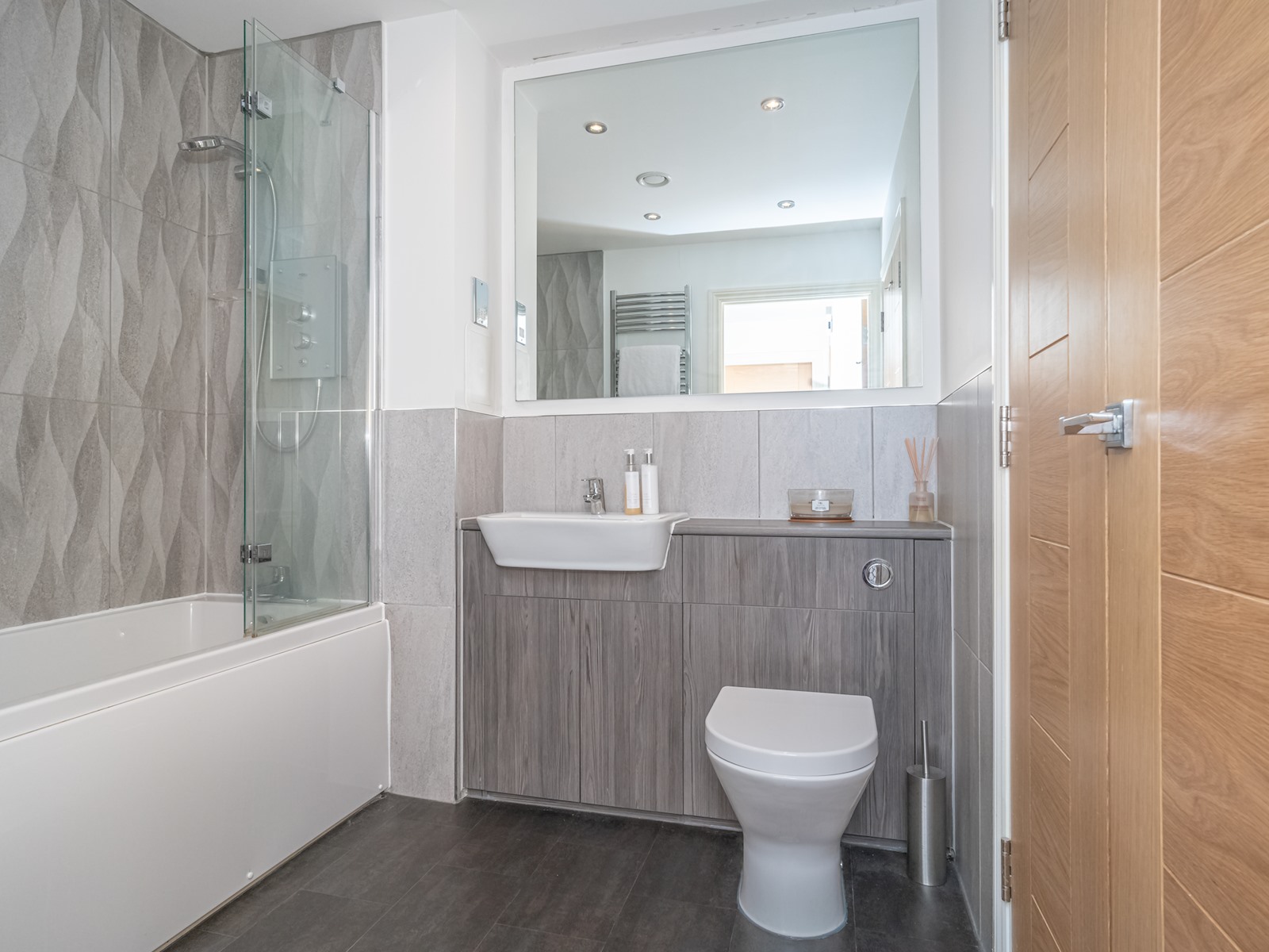 Cosy Modern Flat - Pass the Keys in 6/7 Hatters Lane, Edinburgh EH7 4GX EH7 4GX - Property image 23 - VivreStays