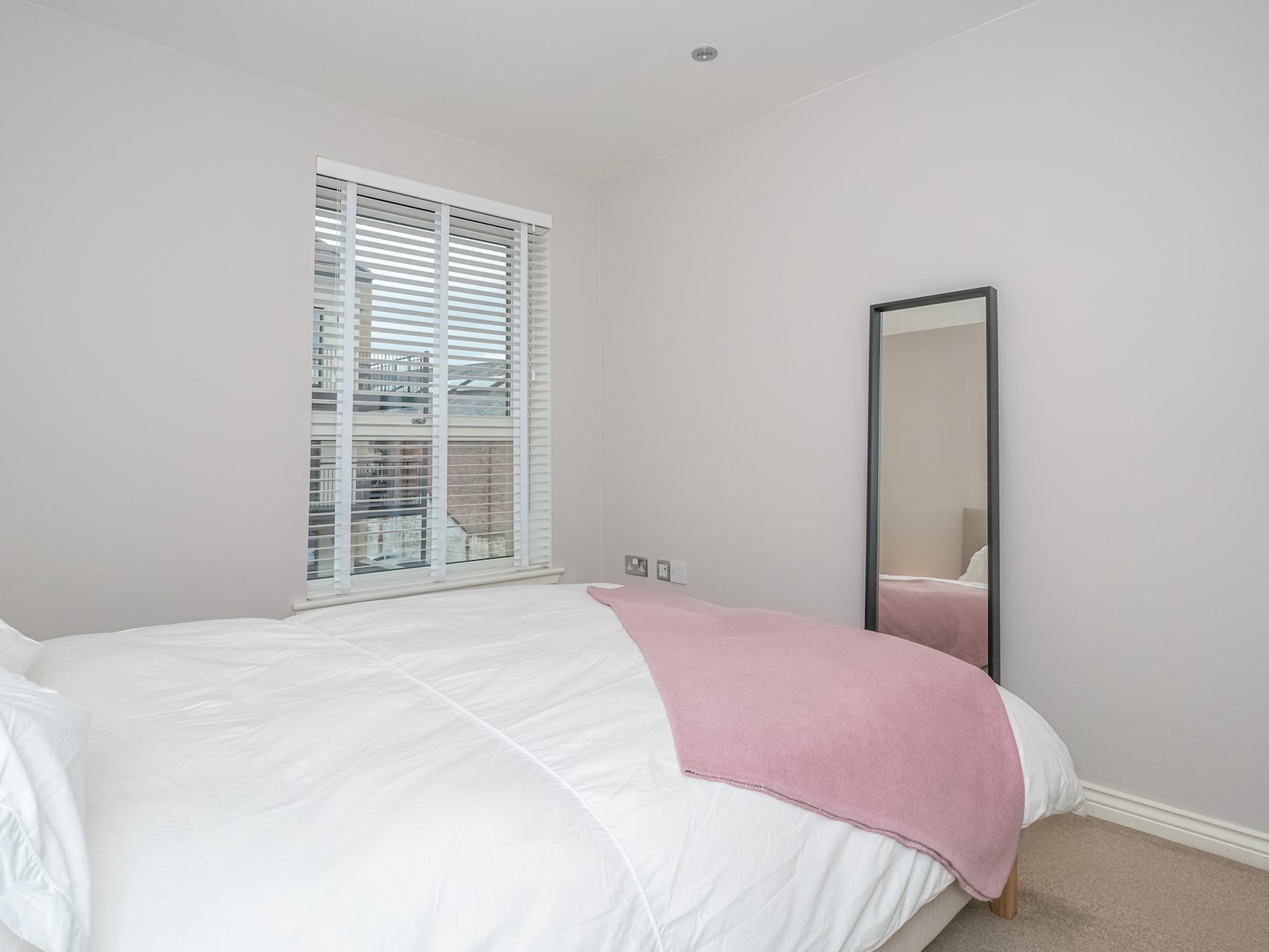 Cosy Modern Flat - Pass the Keys in 6/7 Hatters Lane, Edinburgh EH7 4GX EH7 4GX - Property image 20 - VivreStays