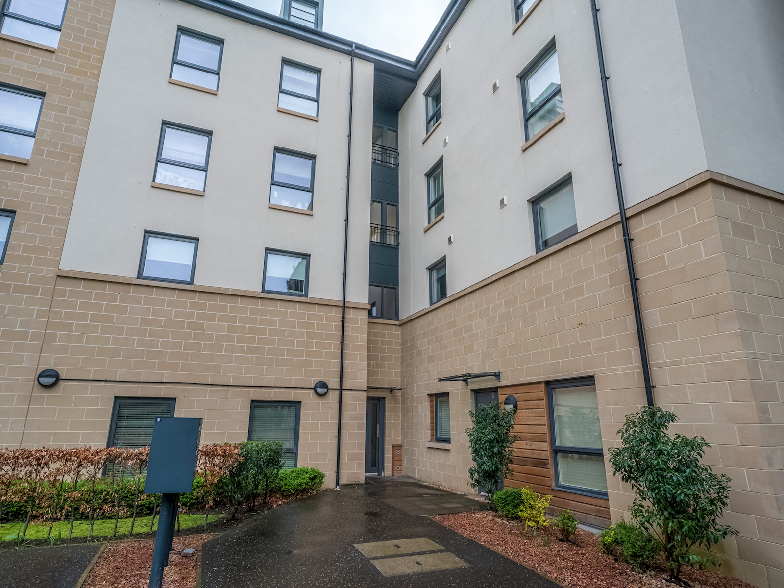 Cosy Modern Flat - Pass the Keys in 6/7 Hatters Lane, Edinburgh EH7 4GX EH7 4GX - Property image 12 - VivreStays