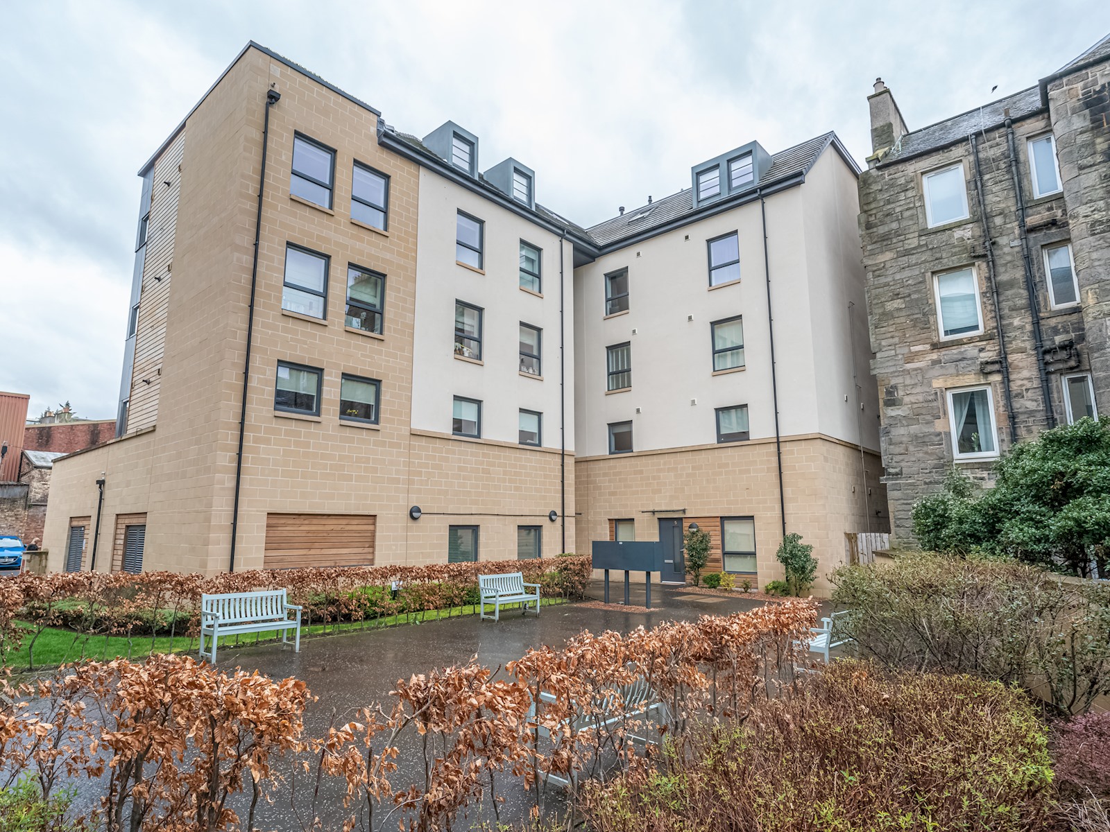 Cosy Modern Flat - Pass the Keys serviced apartment - UK - VivreStays