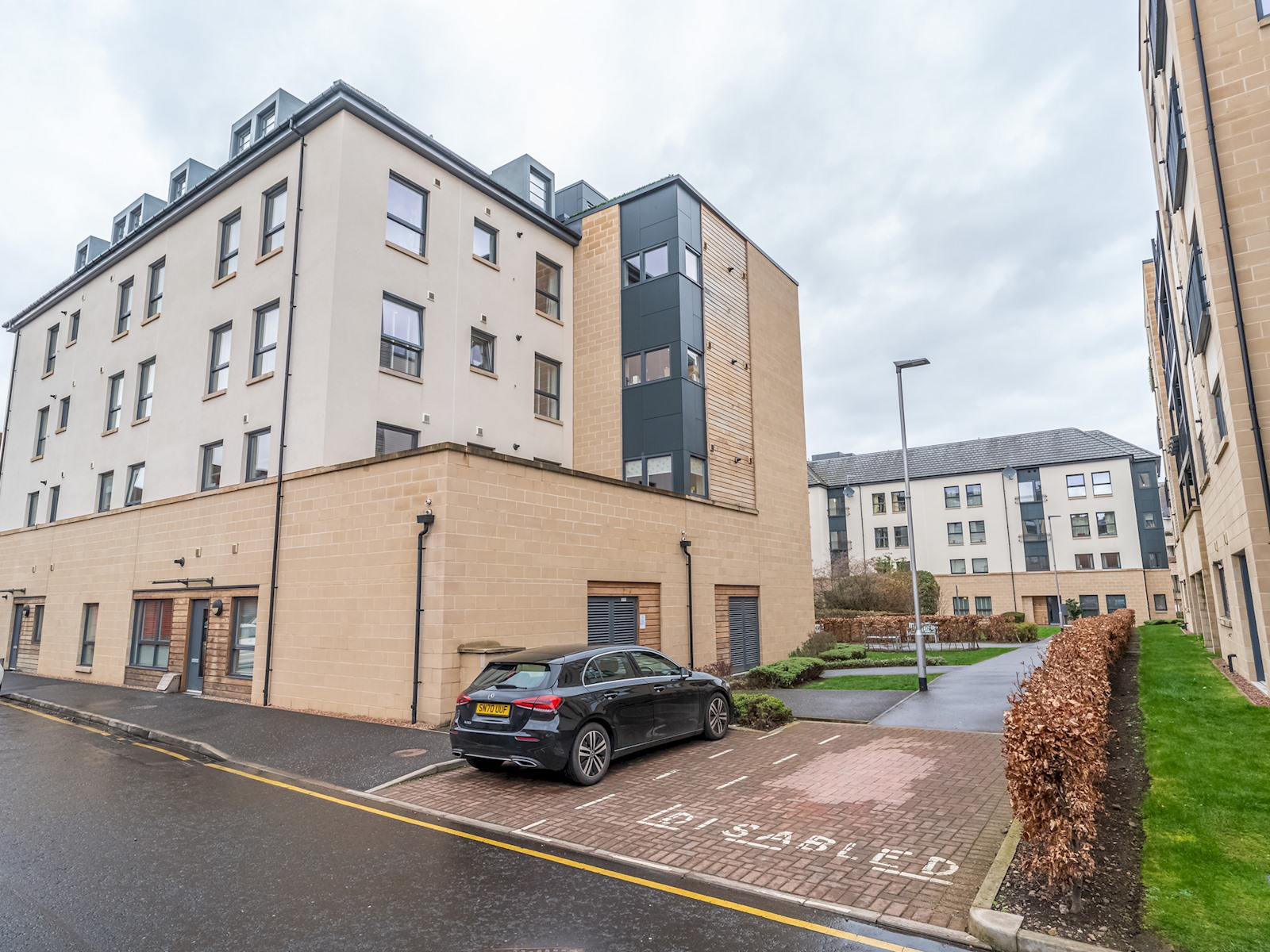 Cosy Modern Flat - Pass the Keys in 6/7 Hatters Lane, Edinburgh EH7 4GX EH7 4GX - Property image 9 - VivreStays