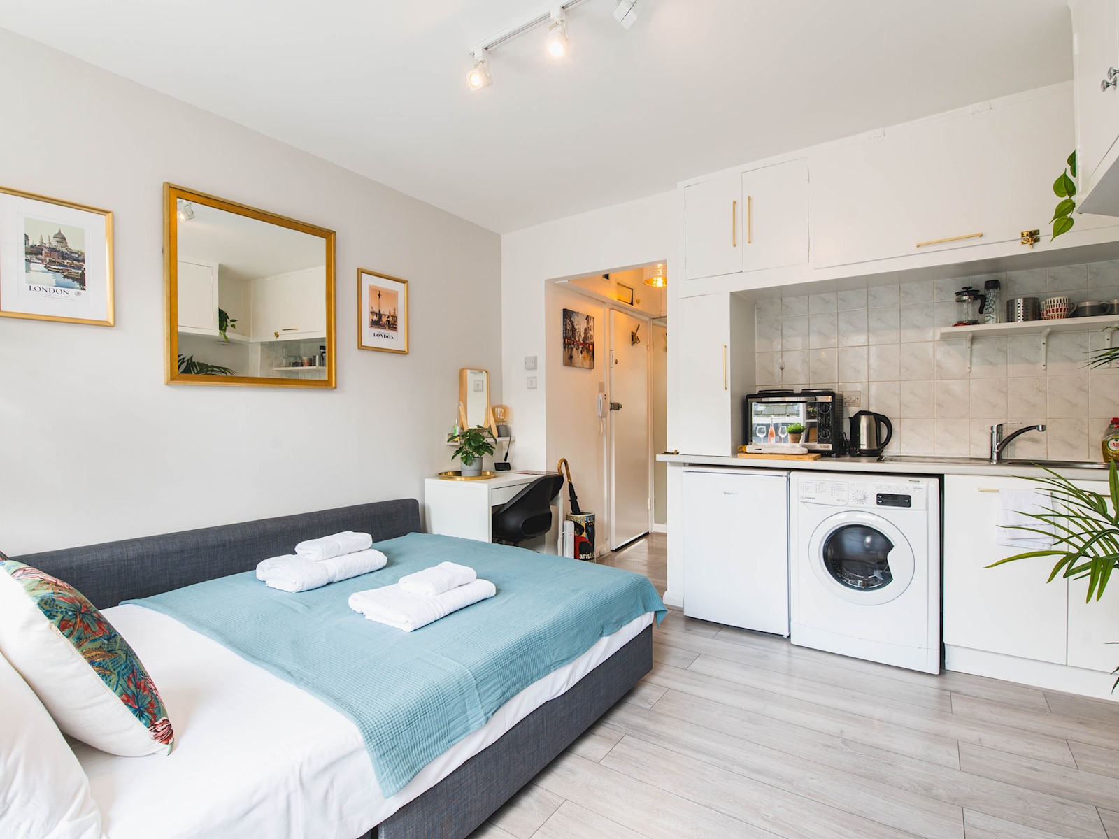Stylish & cozy City Studio close to Hyde Park - Pass the Keys in Flat 7, Ambassador court, 17 Craven terrace, London W2 3QH. W2 3QH - Property image 7 - VivreStays