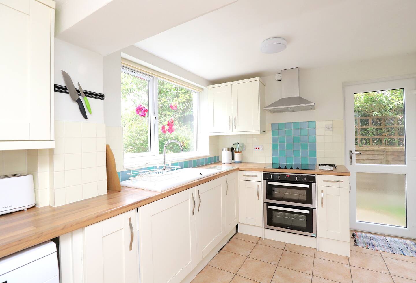 Victorian 3 Bed inc Parking & Garden Headington - Pass the Keys in 18 Bateman Street, Headington, Oxford OX3 7BG OX3 7BG - Property image 6 - VivreStays