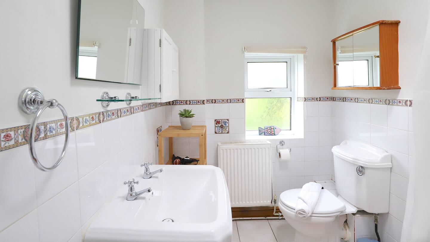 Victorian 3 Bed inc Parking & Garden Headington - Pass the Keys in 18 Bateman Street, Headington, Oxford OX3 7BG OX3 7BG - Property image 15 - VivreStays