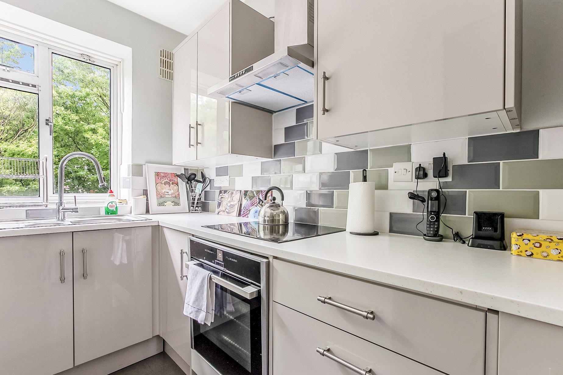 View Modern Apartment in the heart of Battersea Park - Pass the Keys in Flat 16 Bank Court, 193 Battersea Park Road, Battersea SW11 4LA Modern Apartment in the heart of Battersea Park - Pass the Keys in Flat 16 Bank Court, 193 Battersea Park Road, Battersea SW11 4LA - Property image 10 - VivreStays