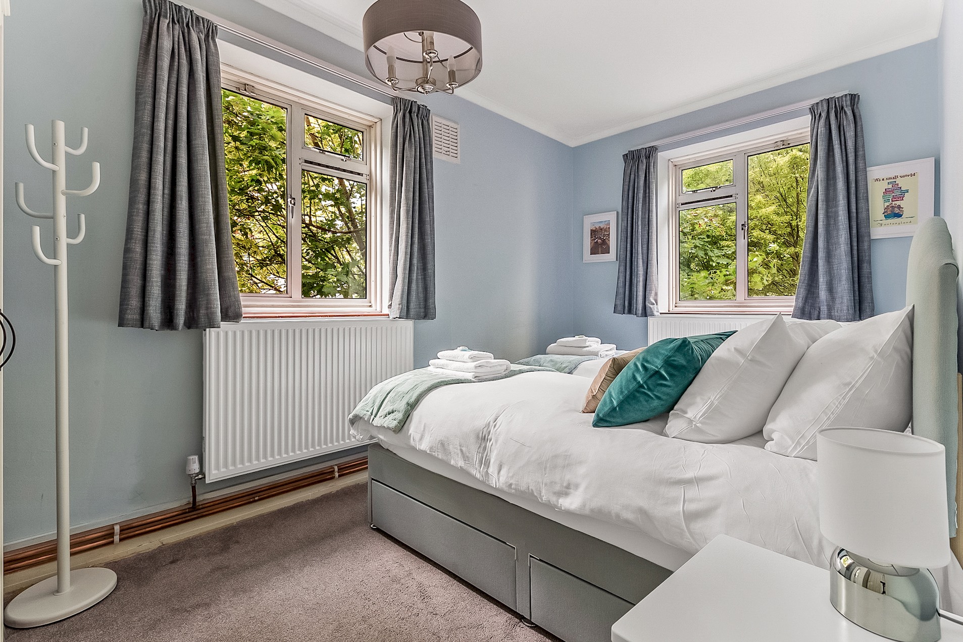 View Modern Apartment in the heart of Battersea Park - Pass the Keys in Flat 16 Bank Court, 193 Battersea Park Road, Battersea SW11 4LA Modern Apartment in the heart of Battersea Park - Pass the Keys in Flat 16 Bank Court, 193 Battersea Park Road, Battersea SW11 4LA - Property image 13 - VivreStays