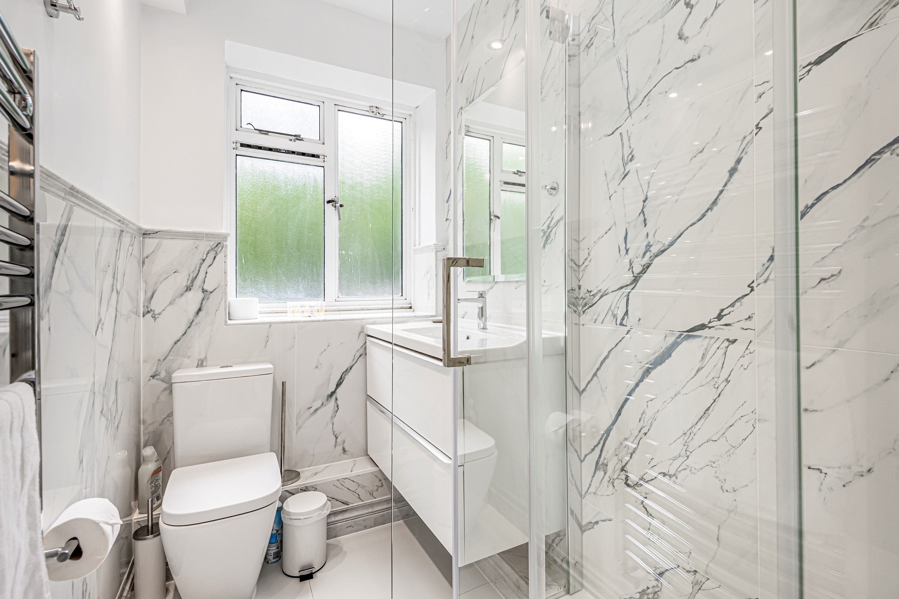 Modern Apartment in the heart of Battersea Park - Pass the Keys in Flat 16 Bank Court, 193 Battersea Park Road, Battersea SW11 4LA - Property image 20 - VivreStays