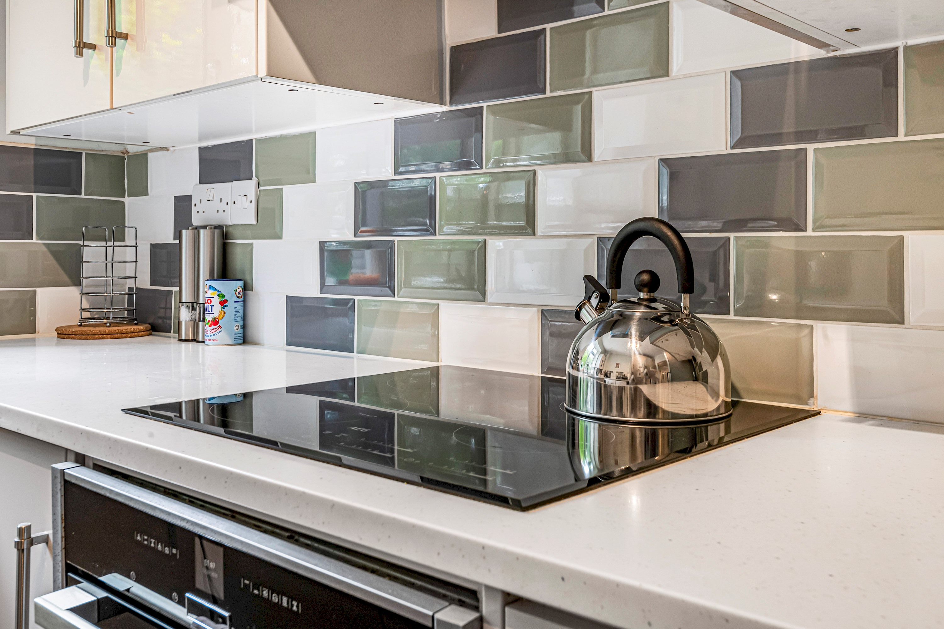 Modern Apartment in the heart of Battersea Park - Pass the Keys in Flat 16 Bank Court, 193 Battersea Park Road, Battersea SW11 4LA - Property image 23 - VivreStays