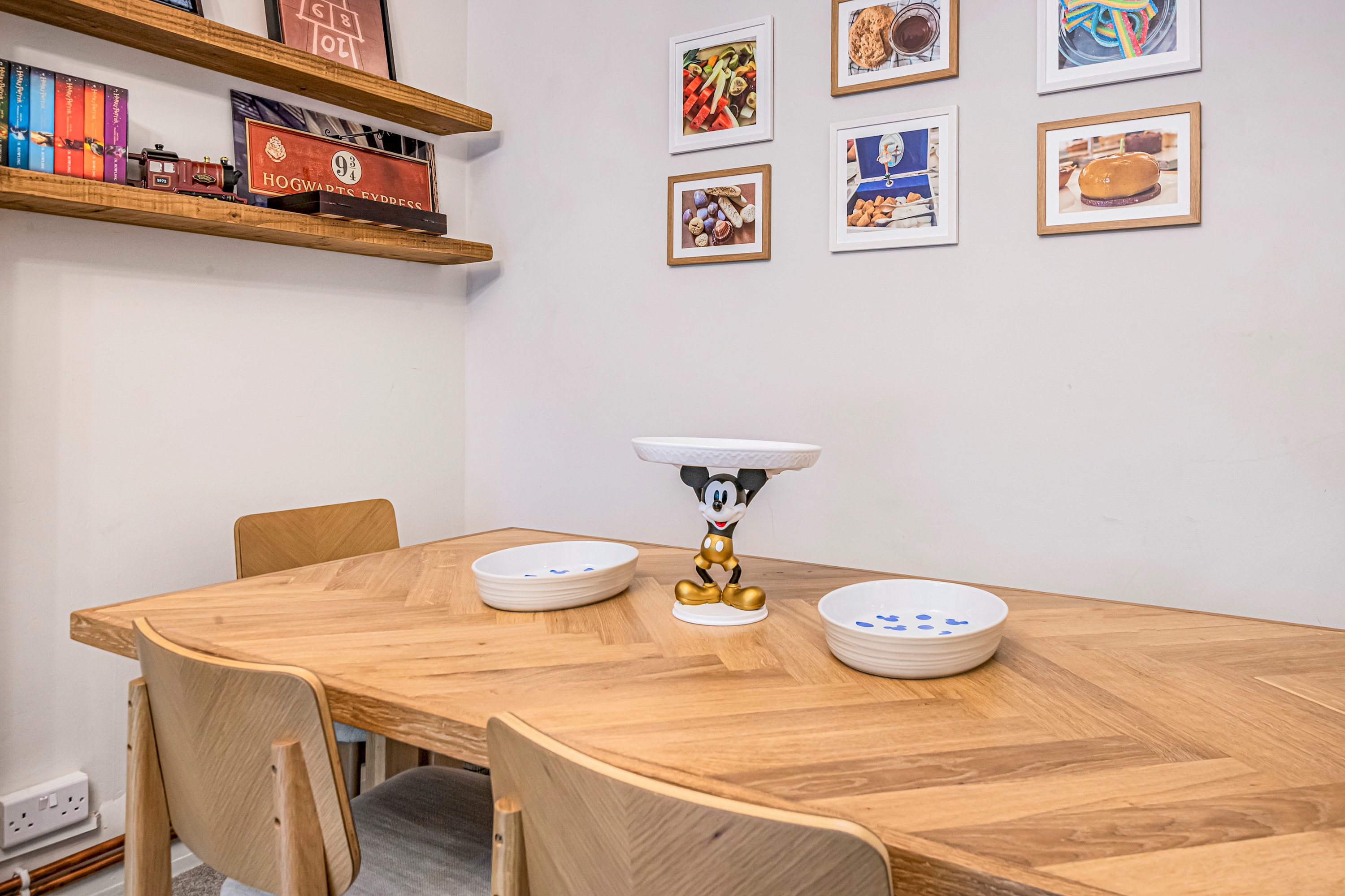 Modern Apartment in the heart of Battersea Park - Pass the Keys in Flat 16 Bank Court, 193 Battersea Park Road, Battersea SW11 4LA - Property image 45 - VivreStays