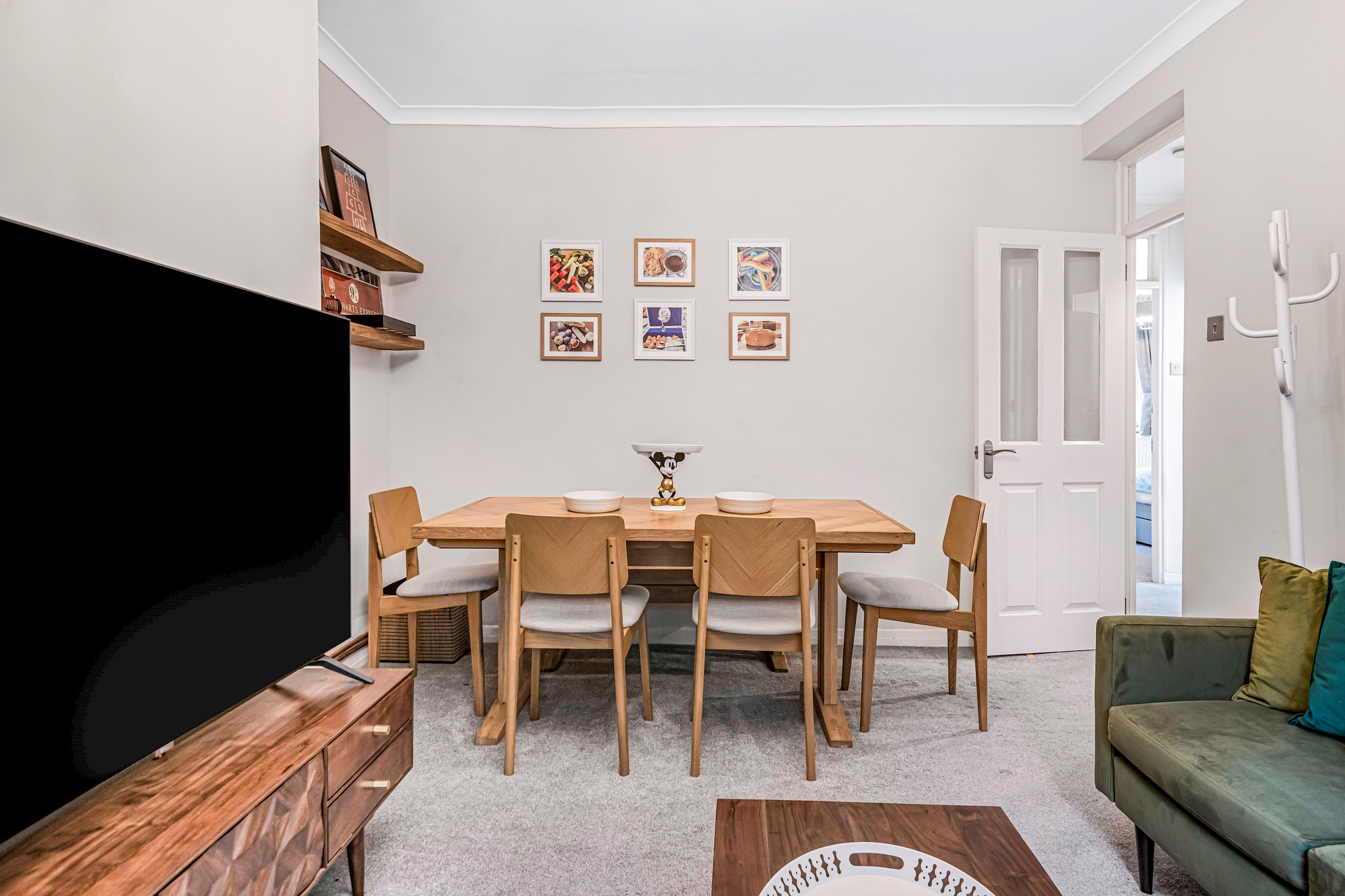 Modern Apartment in the heart of Battersea Park - Pass the Keys in Flat 16 Bank Court, 193 Battersea Park Road, Battersea SW11 4LA - Property image 49 - VivreStays