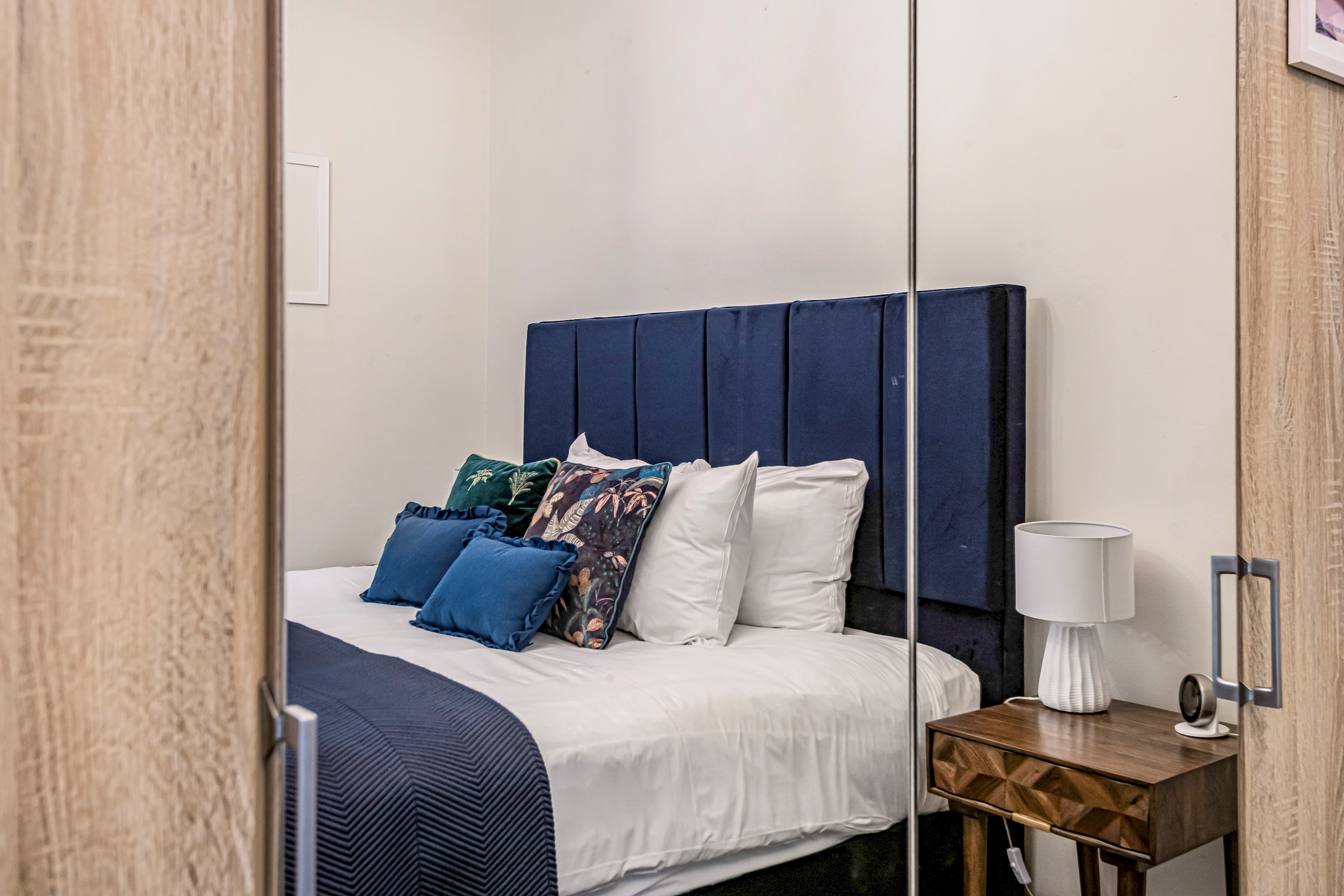 Modern Apartment in the heart of Battersea Park - Pass the Keys in Flat 16 Bank Court, 193 Battersea Park Road, Battersea SW11 4LA - Property image 54 - VivreStays