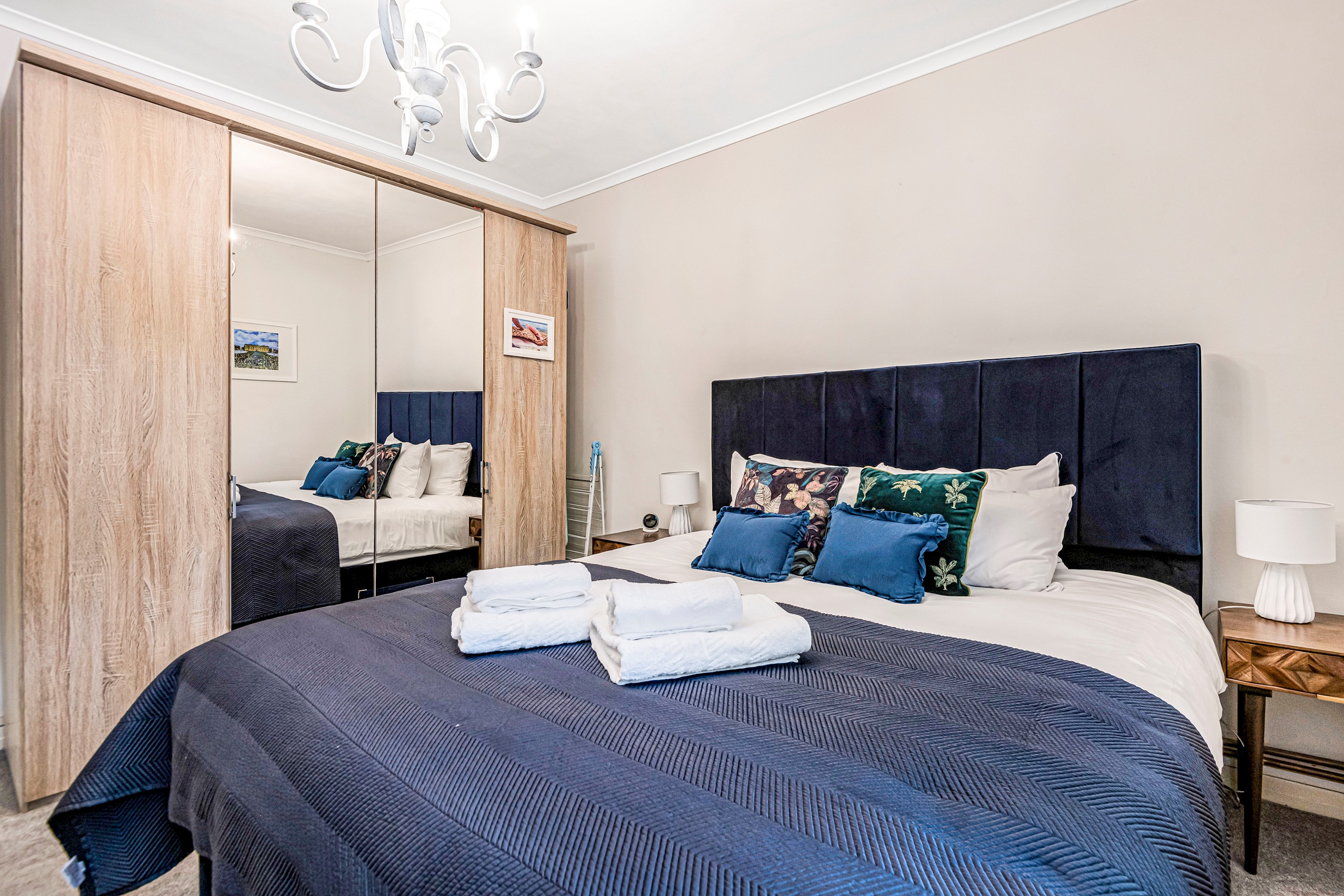 Modern Apartment in the heart of Battersea Park - Pass the Keys in Flat 16 Bank Court, 193 Battersea Park Road, Battersea SW11 4LA - Property image 55 - VivreStays