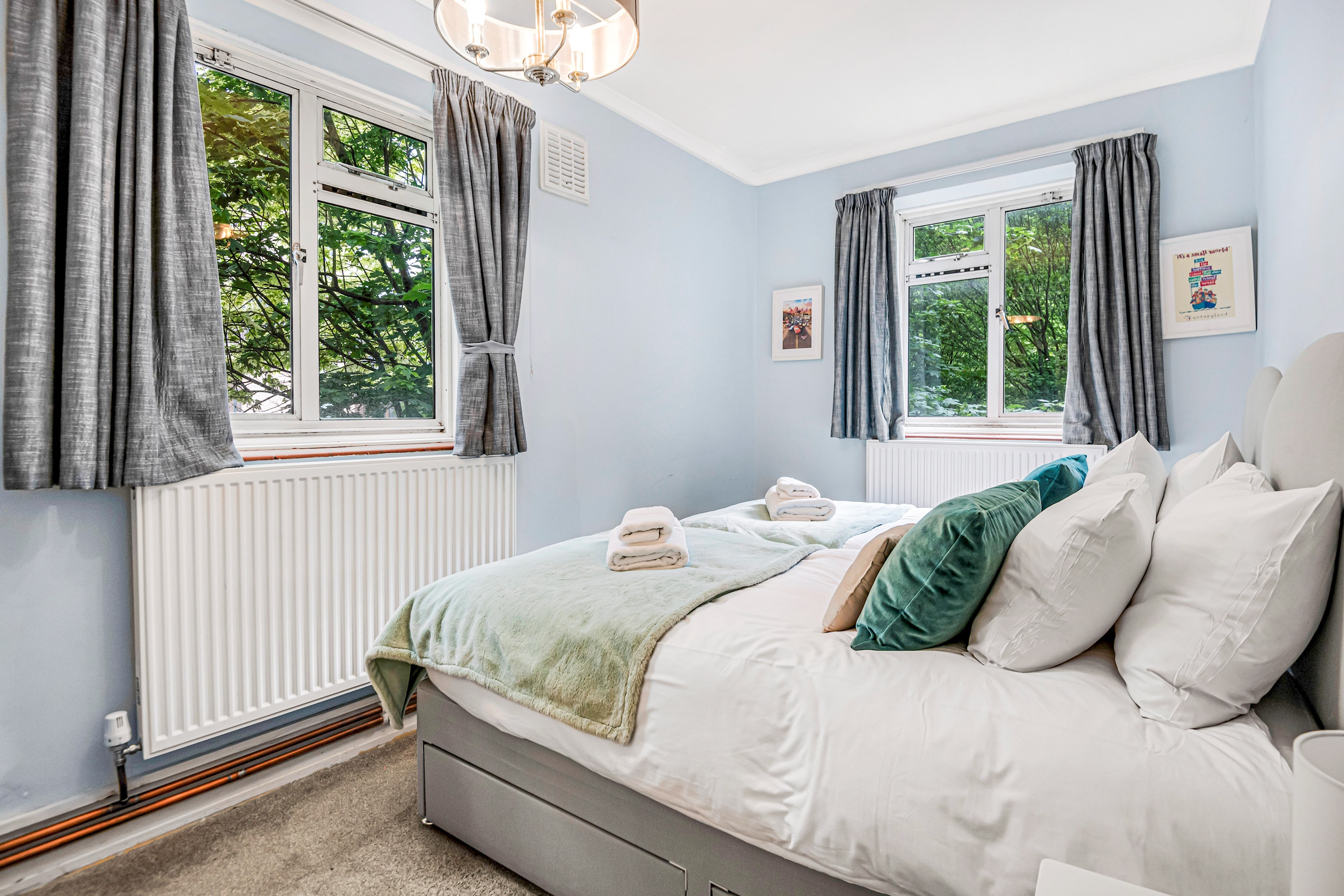 Modern Apartment in the heart of Battersea Park - Pass the Keys in Flat 16 Bank Court, 193 Battersea Park Road, Battersea SW11 4LA - Property image 60 - VivreStays