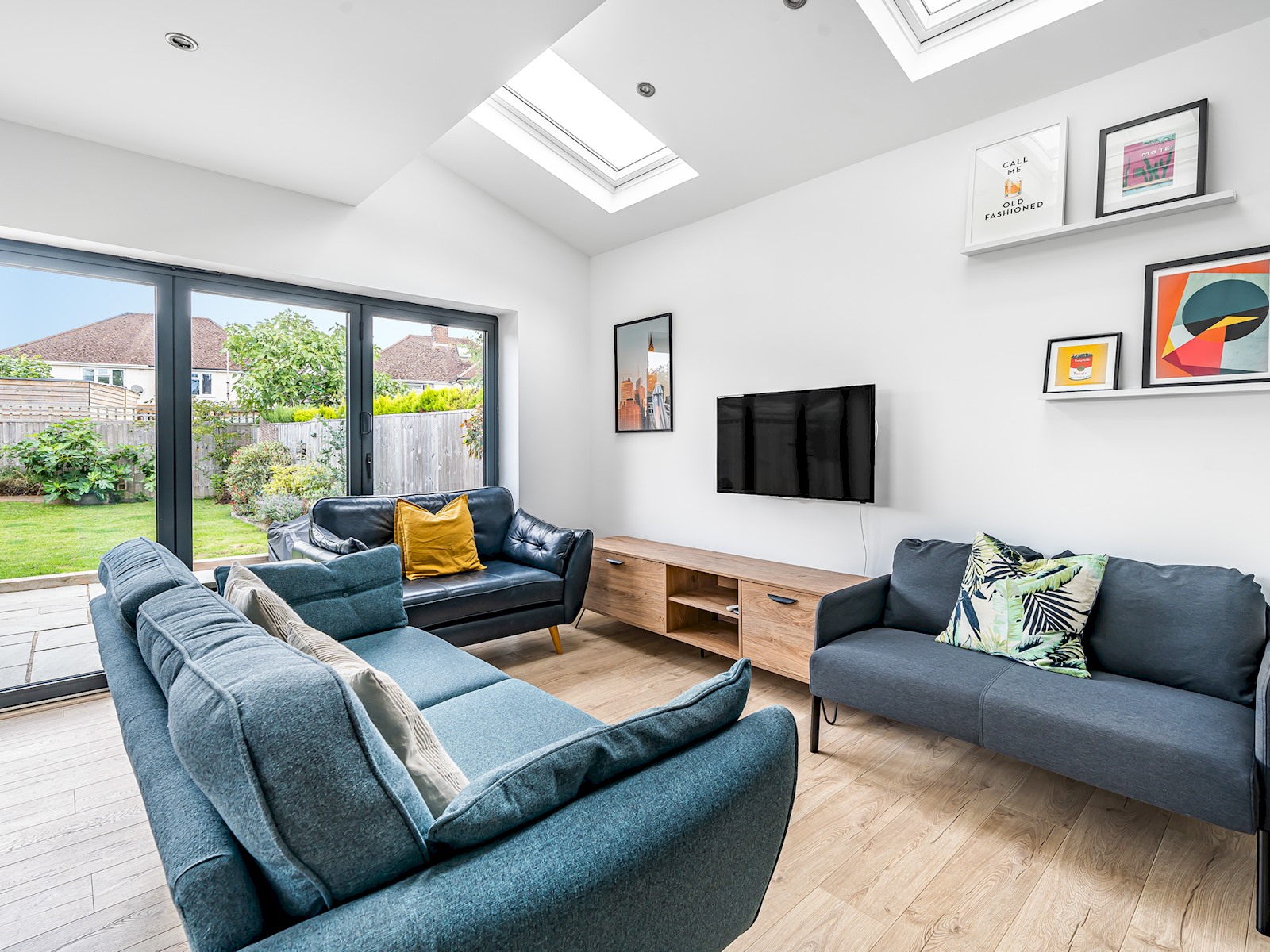 View Stunning Modern 4 Bed with Parking and Garden - Pass the Keys Stunning Modern 4 Bed with Parking and Garden - Pass the Keys serviced apartment - Oxford - VivreStays
