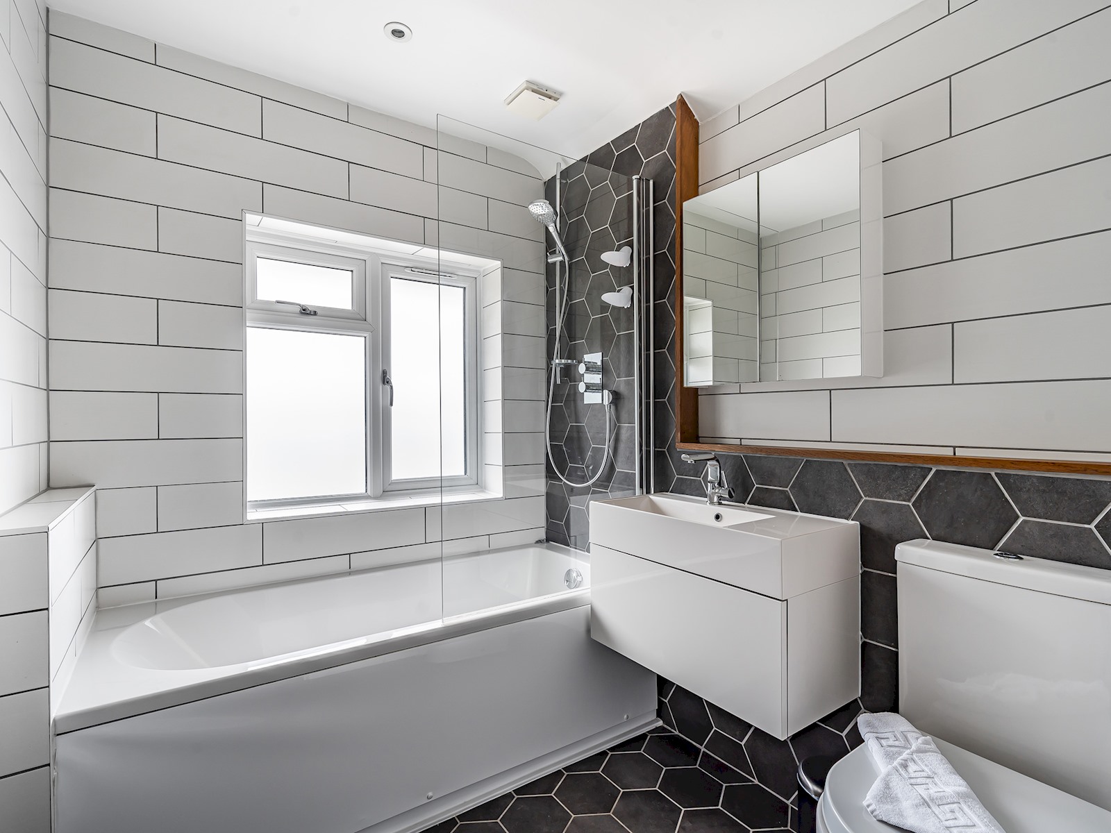 Stunning Modern 4 Bed with Parking and Garden - Pass the Keys in 8 Fairlie Road OX4 3SW - Property image 6 - VivreStays
