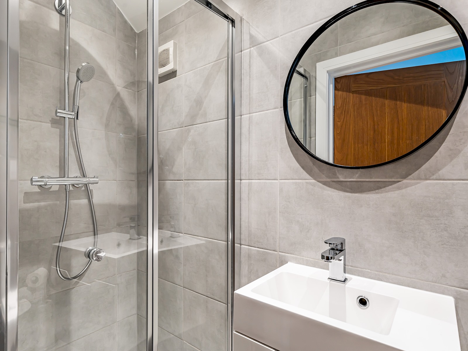 Stunning Modern 4 Bed with Parking and Garden - Pass the Keys in 8 Fairlie Road OX4 3SW - Property image 9 - VivreStays