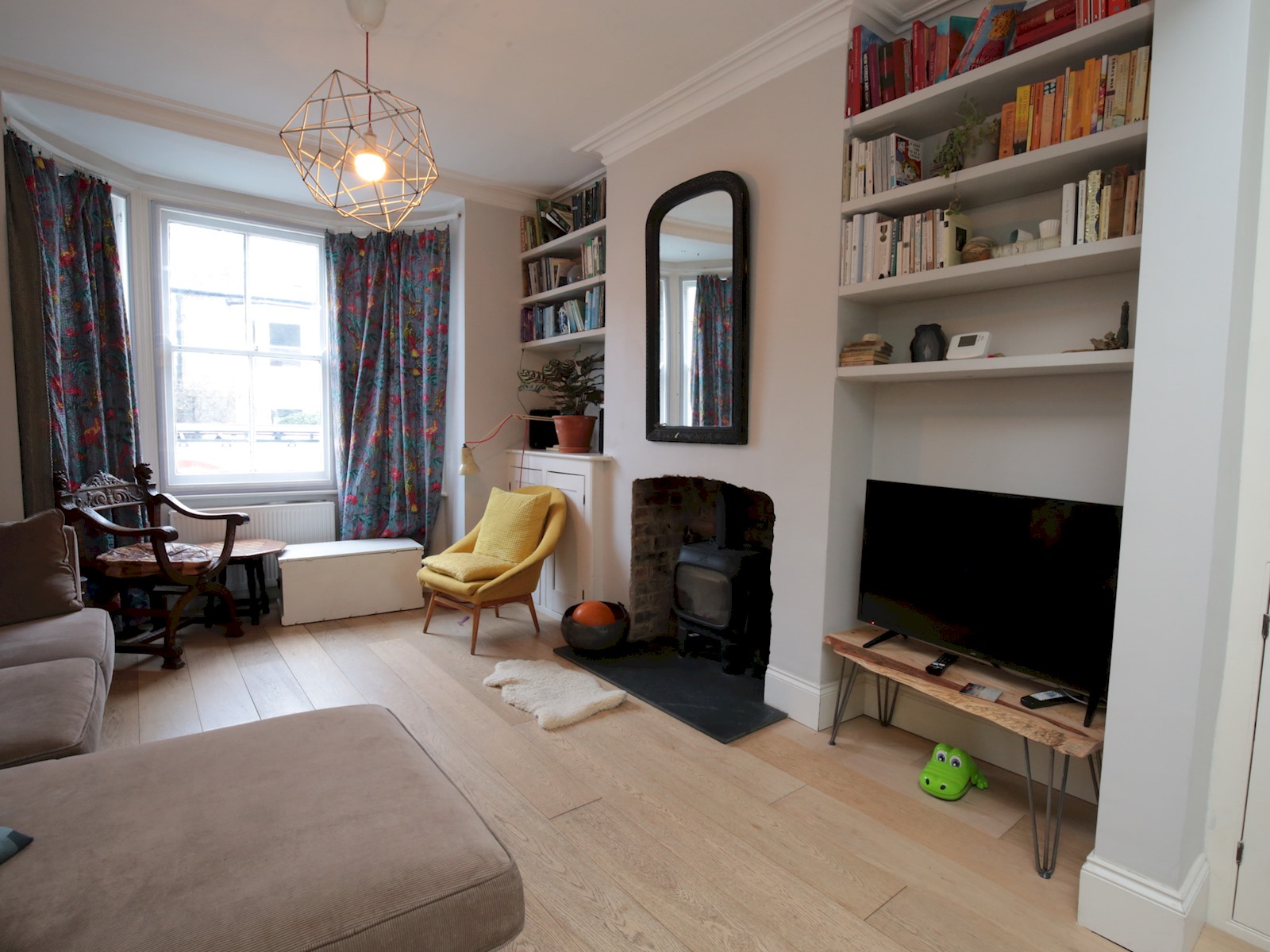 Charming Victorian Townhouse Central Oxford - Pass the Keys in 65 Hurst St, Oxford OX4 1HA, UK OX4 1HA - Property image 16 - VivreStays