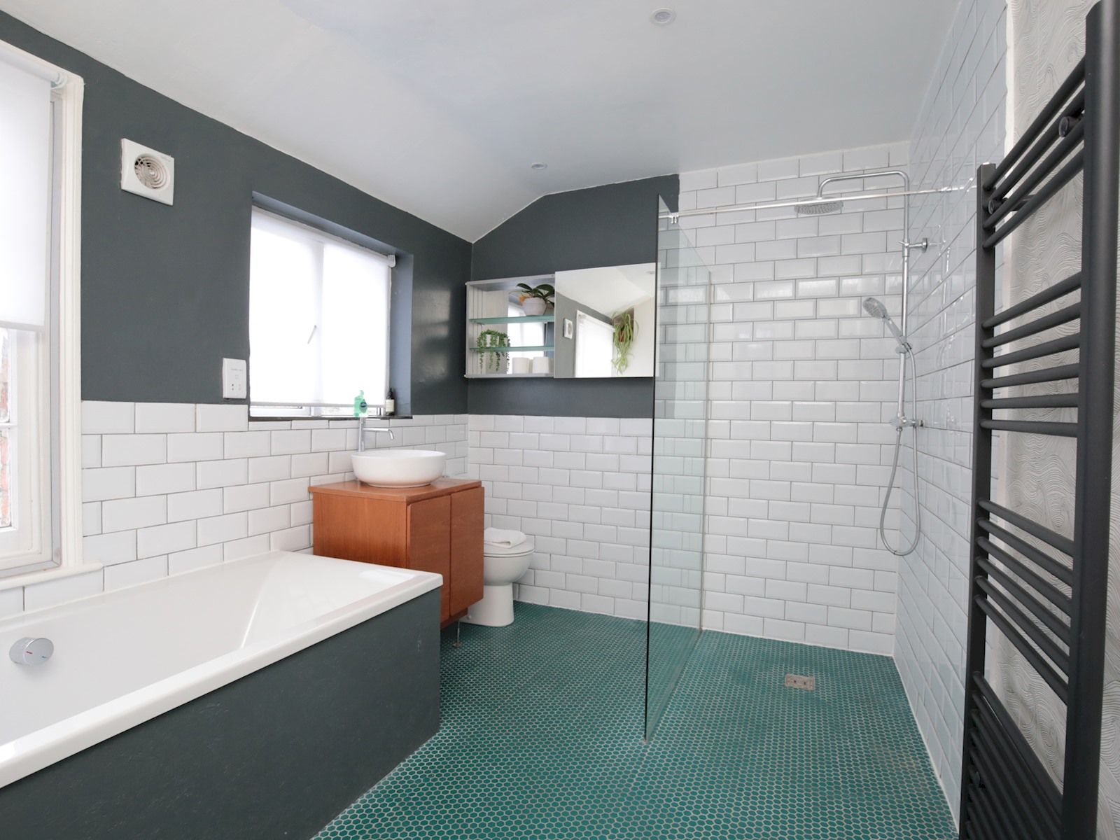 Charming Victorian Townhouse Central Oxford - Pass the Keys in 65 Hurst St, Oxford OX4 1HA, UK OX4 1HA - Property image 34 - VivreStays