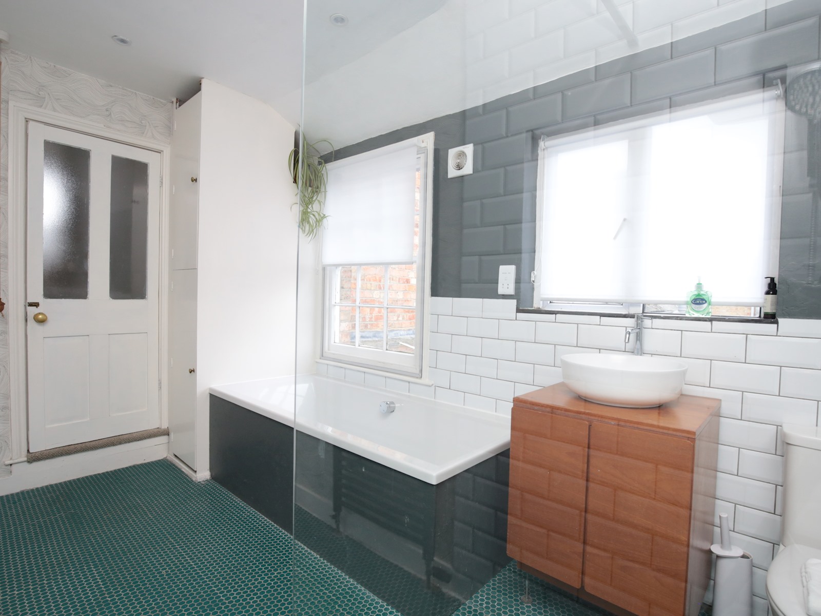 Charming Victorian Townhouse Central Oxford - Pass the Keys in 65 Hurst St, Oxford OX4 1HA, UK OX4 1HA - Property image 55 - VivreStays