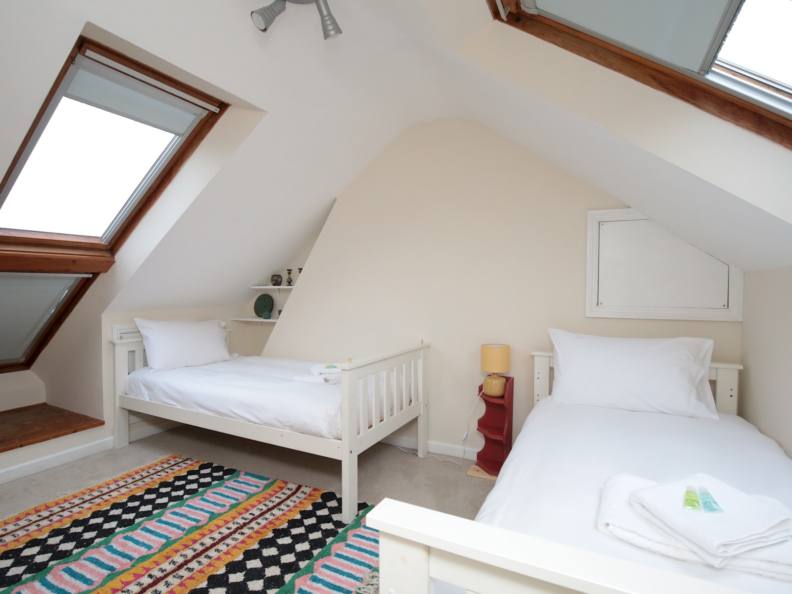 Charming Victorian Townhouse Central Oxford - Pass the Keys in 65 Hurst St, Oxford OX4 1HA, UK OX4 1HA - Property image 14 - VivreStays