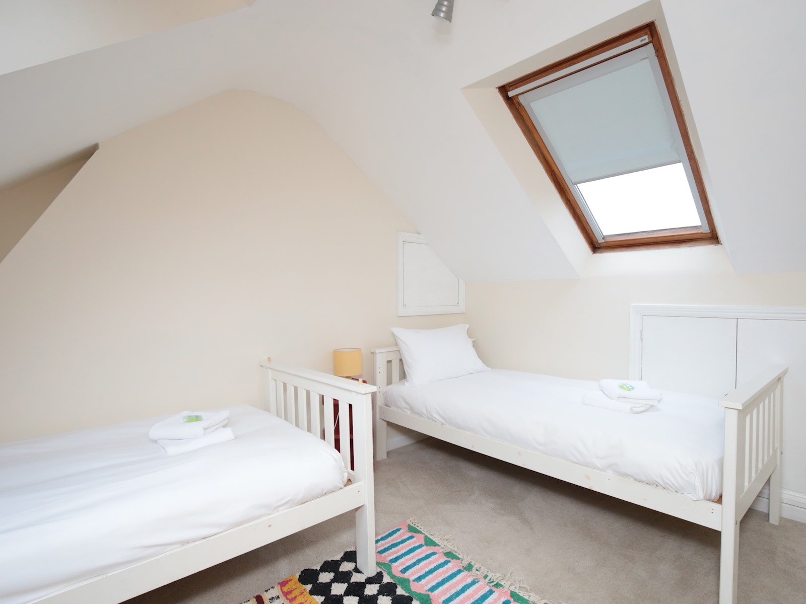 Charming Victorian Townhouse Central Oxford - Pass the Keys in 65 Hurst St, Oxford OX4 1HA, UK OX4 1HA - Property image 15 - VivreStays