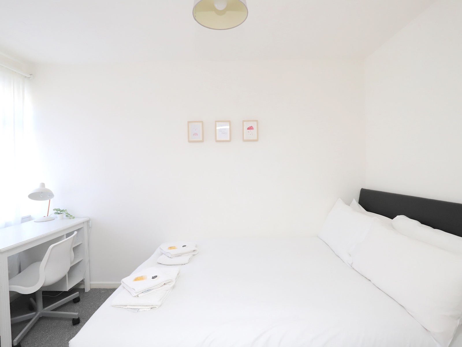 View Headington 4BR Home Parking and Garden Oxford - Pass the Keys in 13 Lyndworth Mews, Oxford, OX3 9HJ OX3 9HJ Headington 4BR Home Parking and Garden Oxford - Pass the Keys in 13 Lyndworth Mews, Oxford, OX3 9HJ OX3 9HJ - Property image 7 - VivreStays