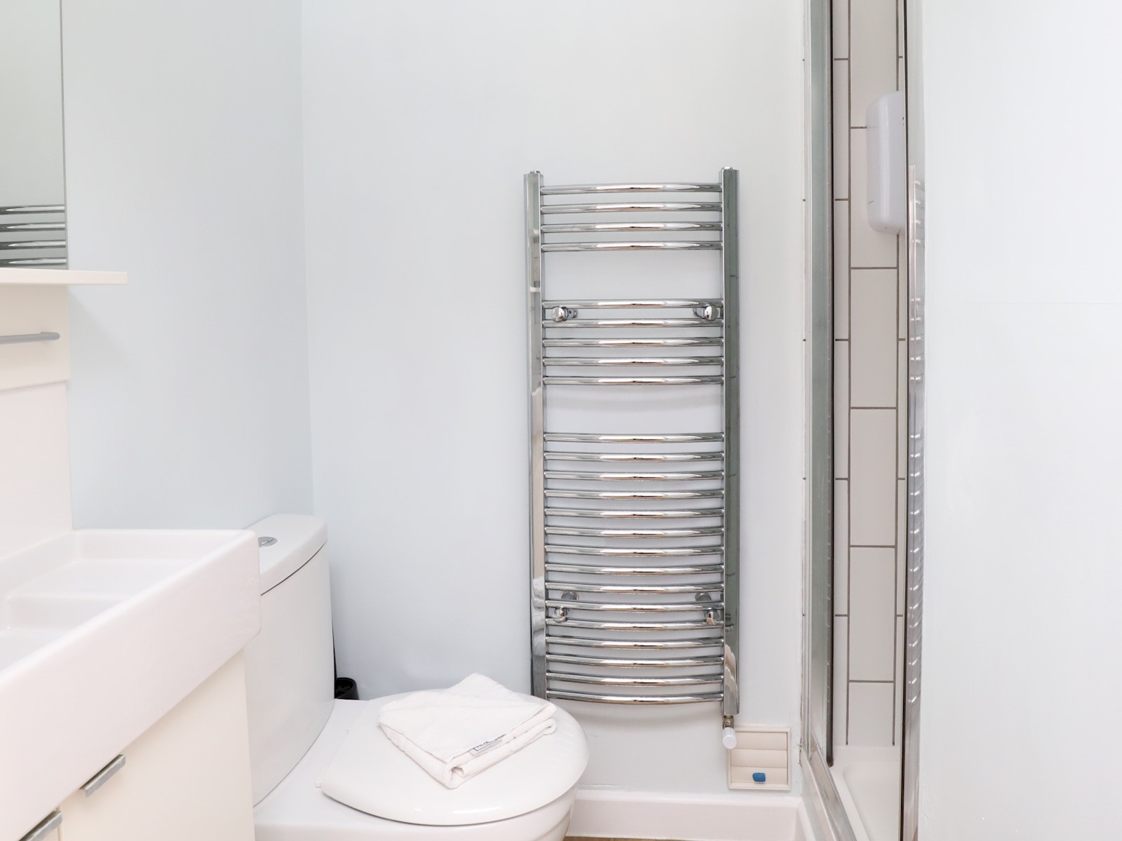 View Headington 4BR Home Parking and Garden Oxford - Pass the Keys in 13 Lyndworth Mews, Oxford, OX3 9HJ OX3 9HJ Headington 4BR Home Parking and Garden Oxford - Pass the Keys in 13 Lyndworth Mews, Oxford, OX3 9HJ OX3 9HJ - Property image 14 - VivreStays