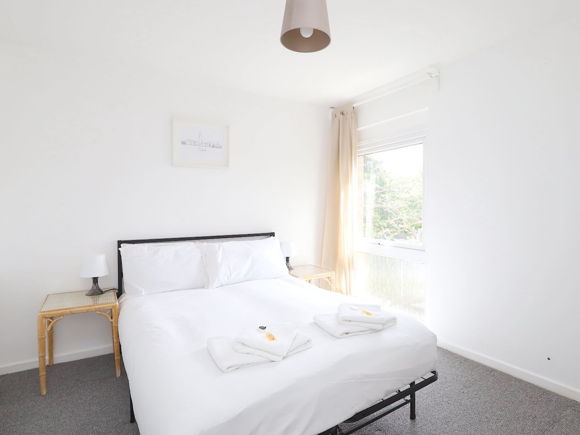 View Headington 4BR Home Parking and Garden Oxford - Pass the Keys in 13 Lyndworth Mews, Oxford, OX3 9HJ OX3 9HJ Headington 4BR Home Parking and Garden Oxford - Pass the Keys in 13 Lyndworth Mews, Oxford, OX3 9HJ OX3 9HJ - Property image 9 - VivreStays