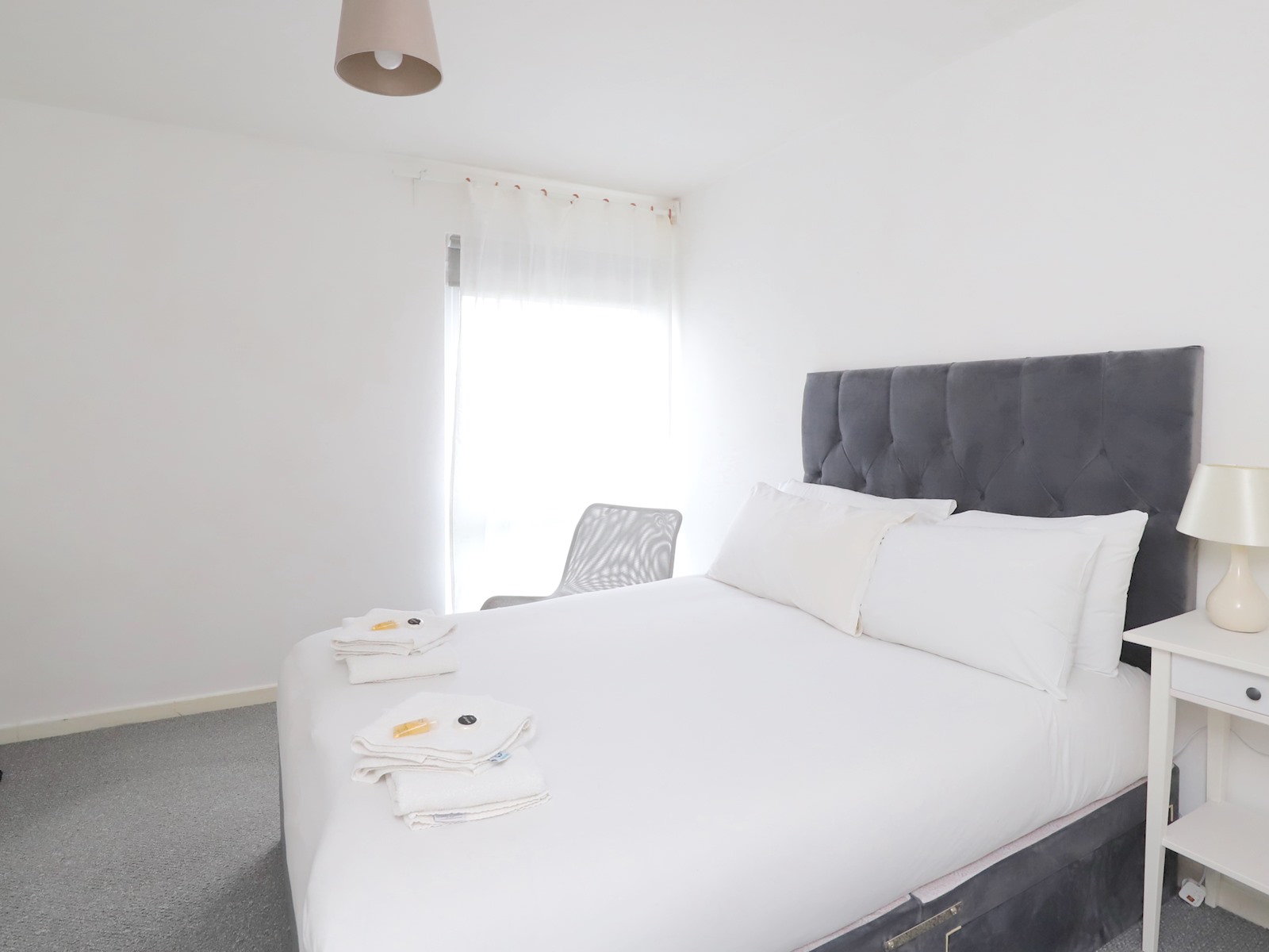 View Headington 4BR Home Parking and Garden Oxford - Pass the Keys in 13 Lyndworth Mews, Oxford, OX3 9HJ OX3 9HJ Headington 4BR Home Parking and Garden Oxford - Pass the Keys in 13 Lyndworth Mews, Oxford, OX3 9HJ OX3 9HJ - Property image 4 - VivreStays