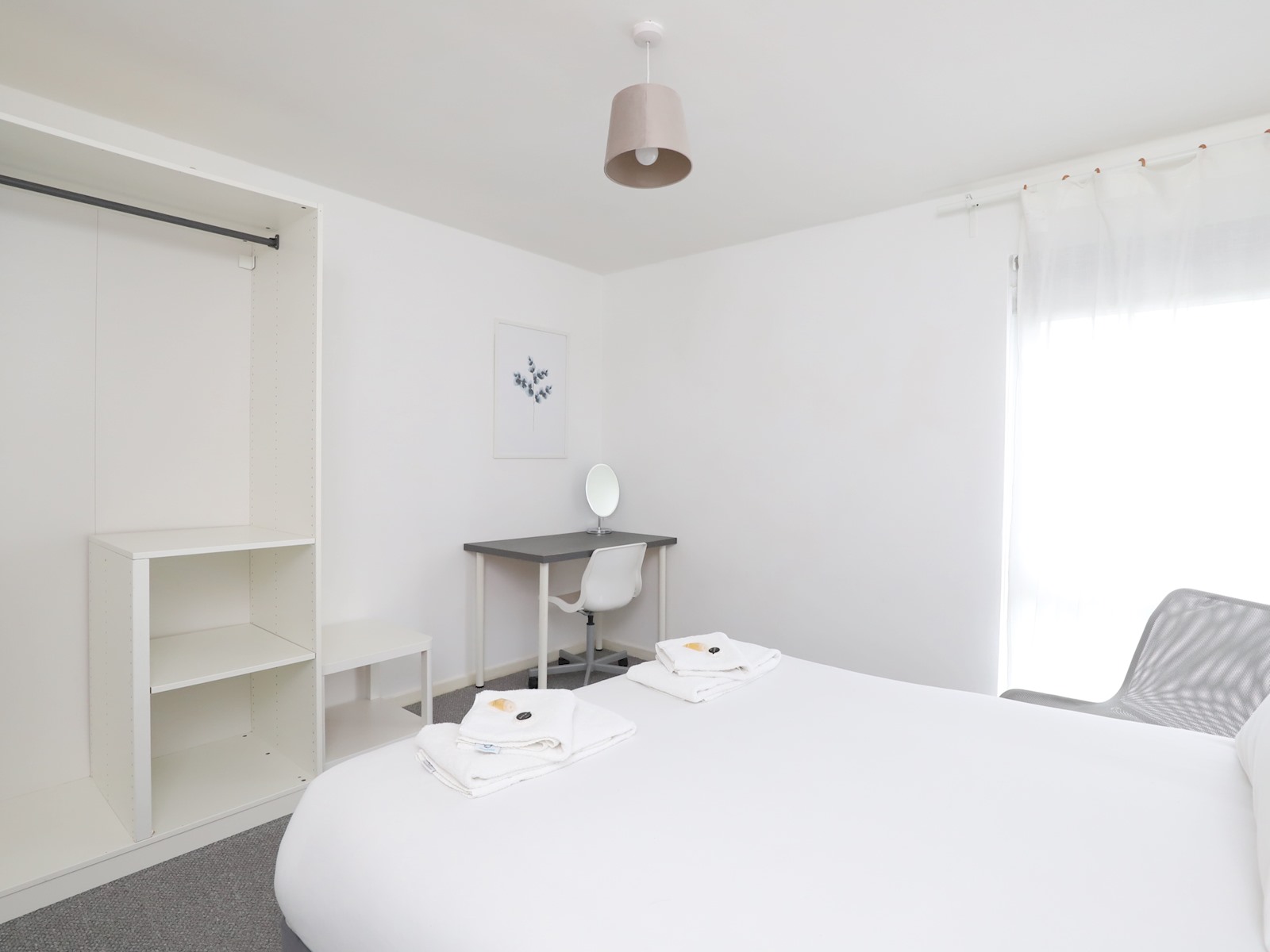 View Headington 4BR Home Parking and Garden Oxford - Pass the Keys in 13 Lyndworth Mews, Oxford, OX3 9HJ OX3 9HJ Headington 4BR Home Parking and Garden Oxford - Pass the Keys in 13 Lyndworth Mews, Oxford, OX3 9HJ OX3 9HJ - Property image 5 - VivreStays